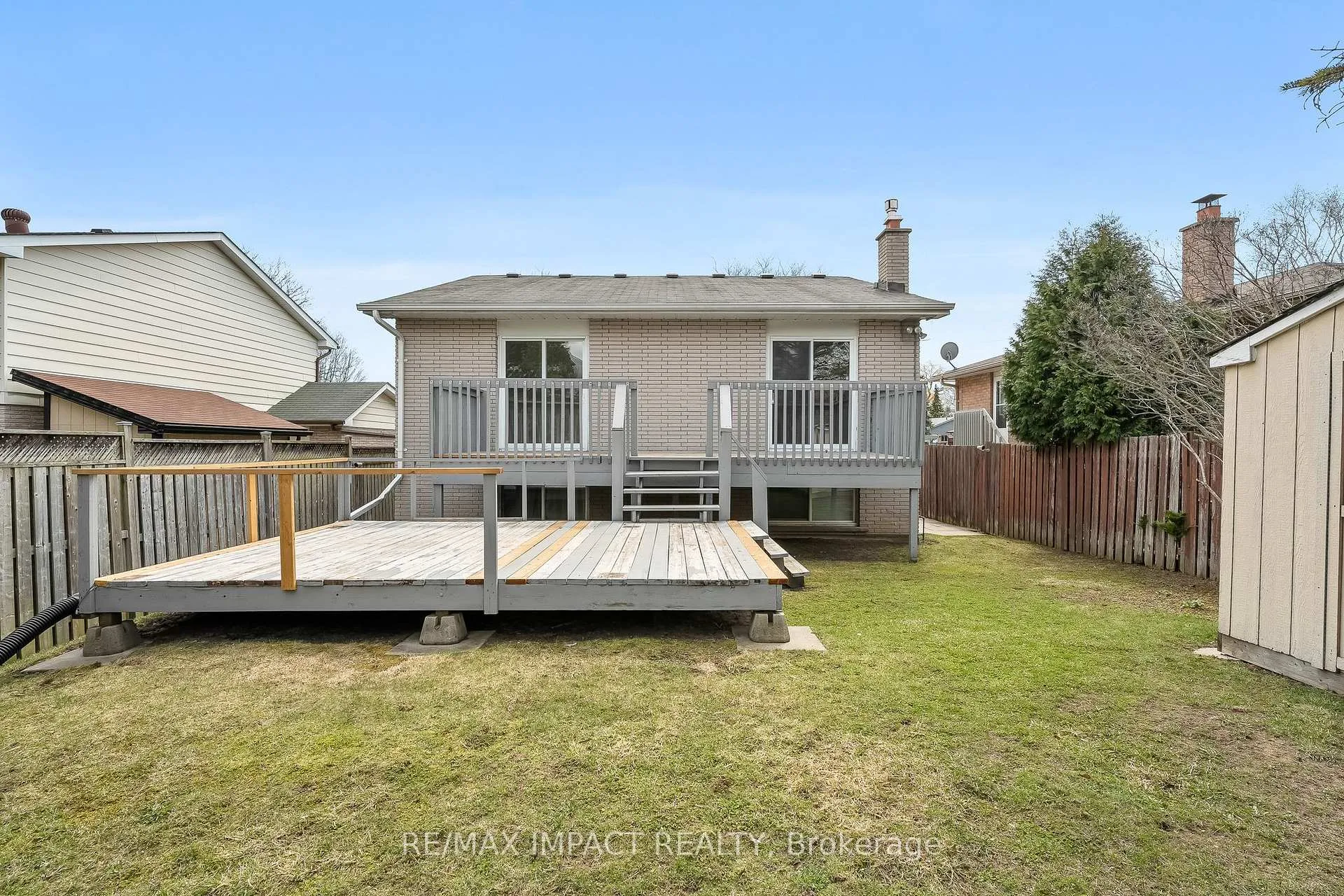 Photo 46 of 261 Kensington Crescent, Oshawa, Centennial — HOMEH