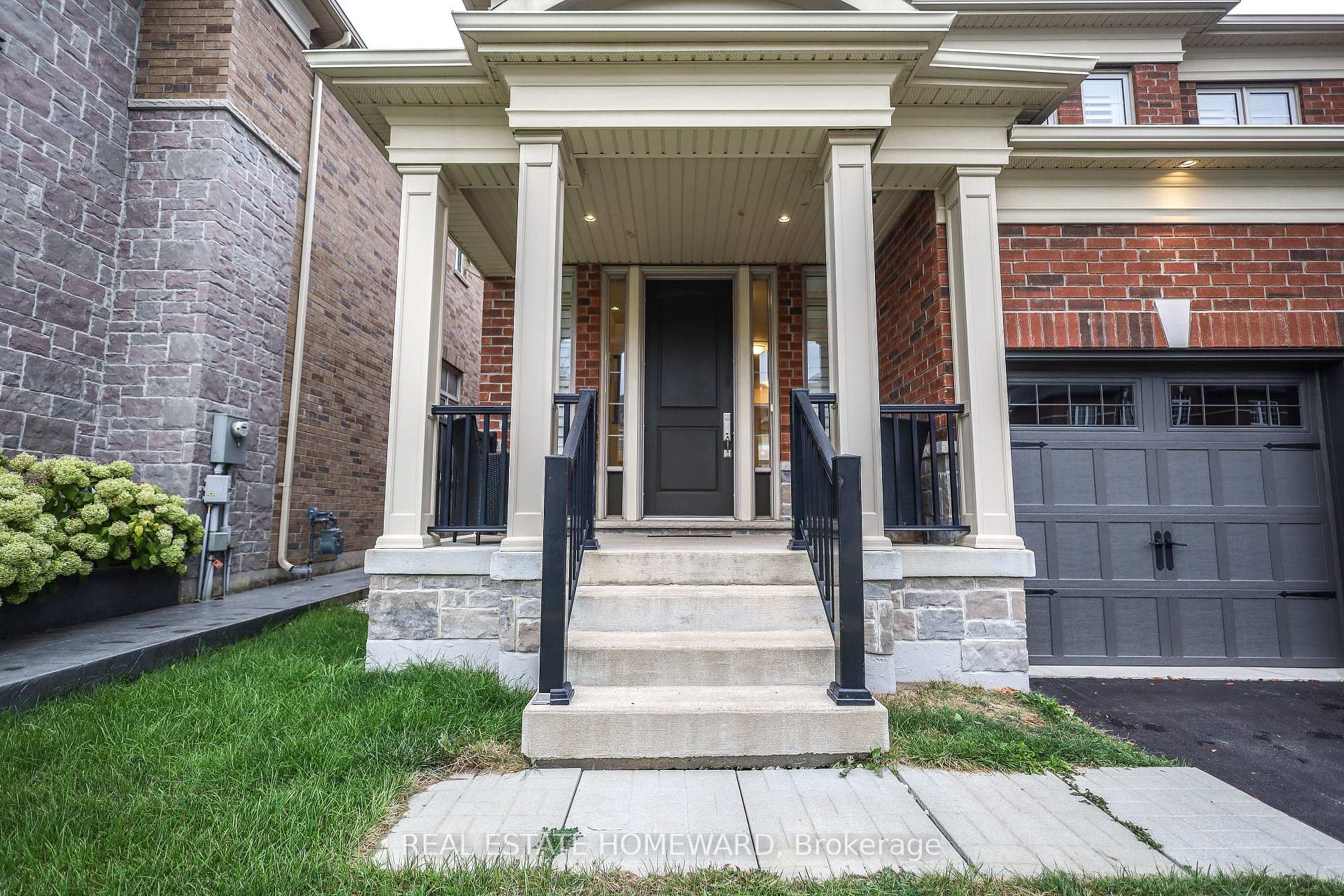 Photo 5 of 9 Dancing Waters Road, Brampton, Bram West — HOMEH
