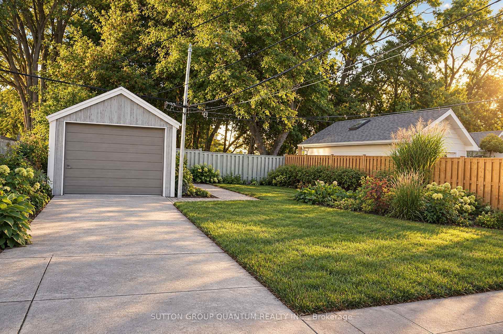 Photo 8 of 74 Cannon Road, Etobicoke, Stonegate-Queensway — HOMEH