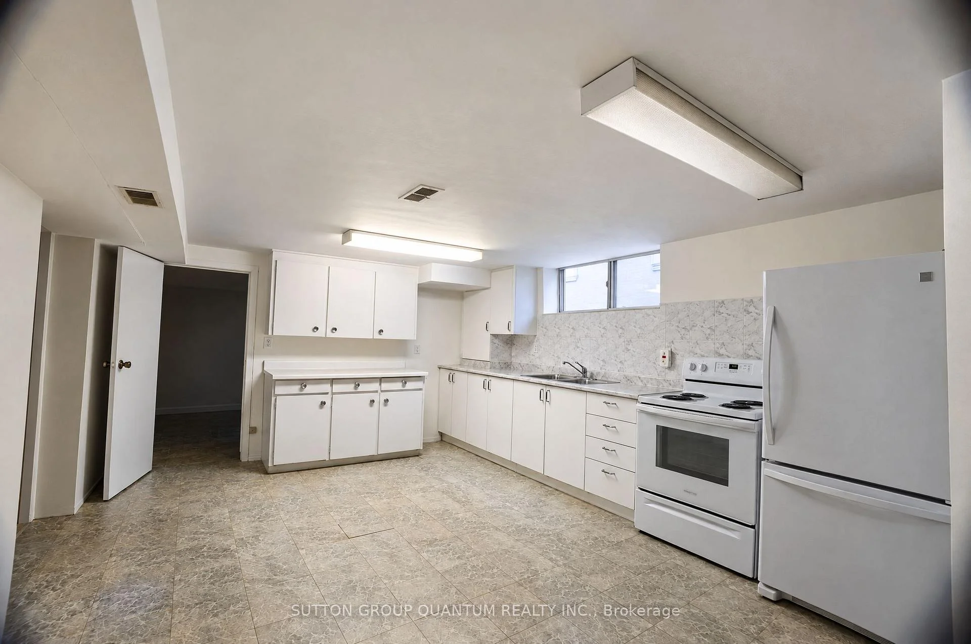 Photo 14 of 74 Cannon Road, Etobicoke, Stonegate-Queensway — HOMEH