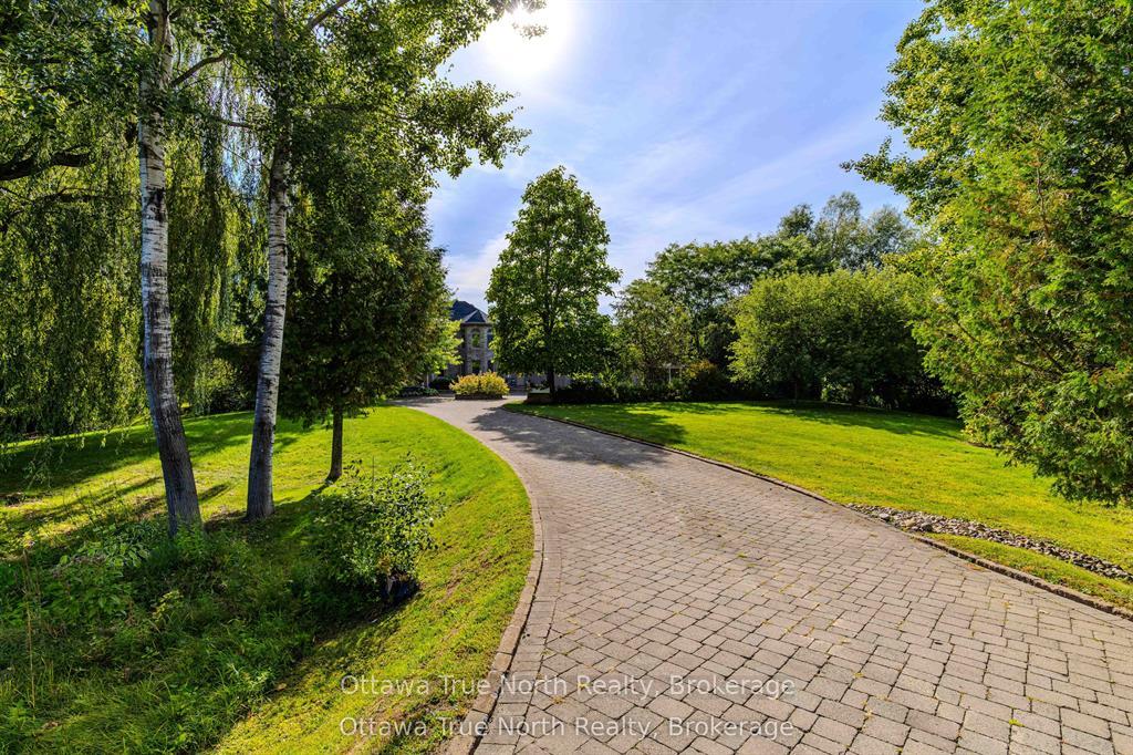 Photo 4 of 5884 Earlscourt Crescent, Ottawa, Manotick East to Manotick Station — HOMEH