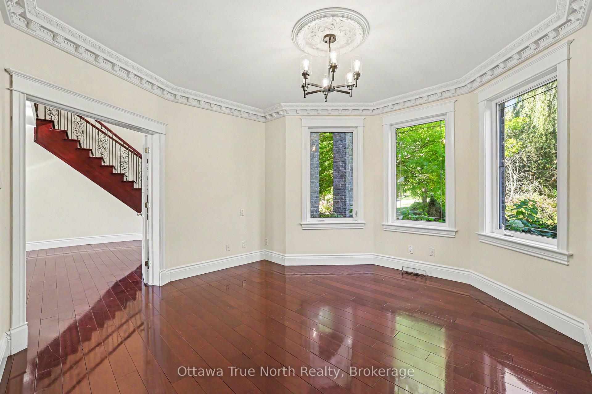 Photo 9 of 5884 Earlscourt Crescent, Ottawa, Manotick East to Manotick Station — HOMEH