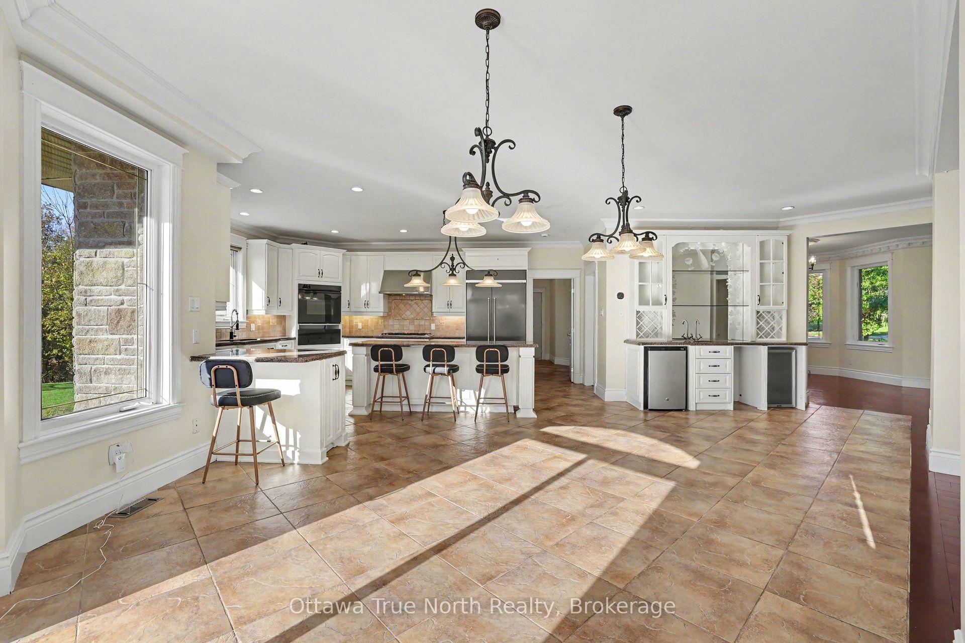 Photo 15 of 5884 Earlscourt Crescent, Ottawa, Manotick East to Manotick Station — HOMEH