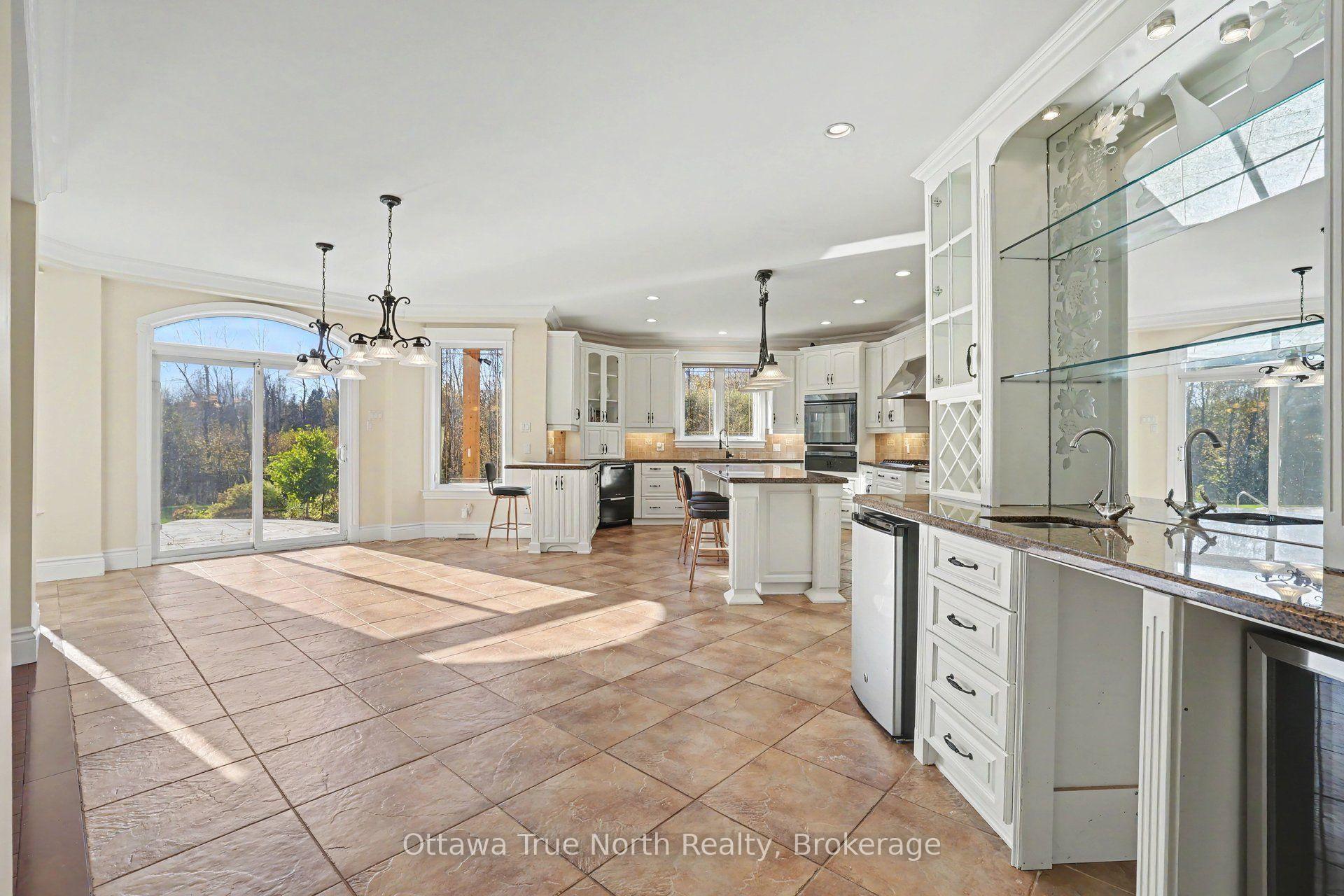 Photo 17 of 5884 Earlscourt Crescent, Ottawa, Manotick East to Manotick Station — HOMEH
