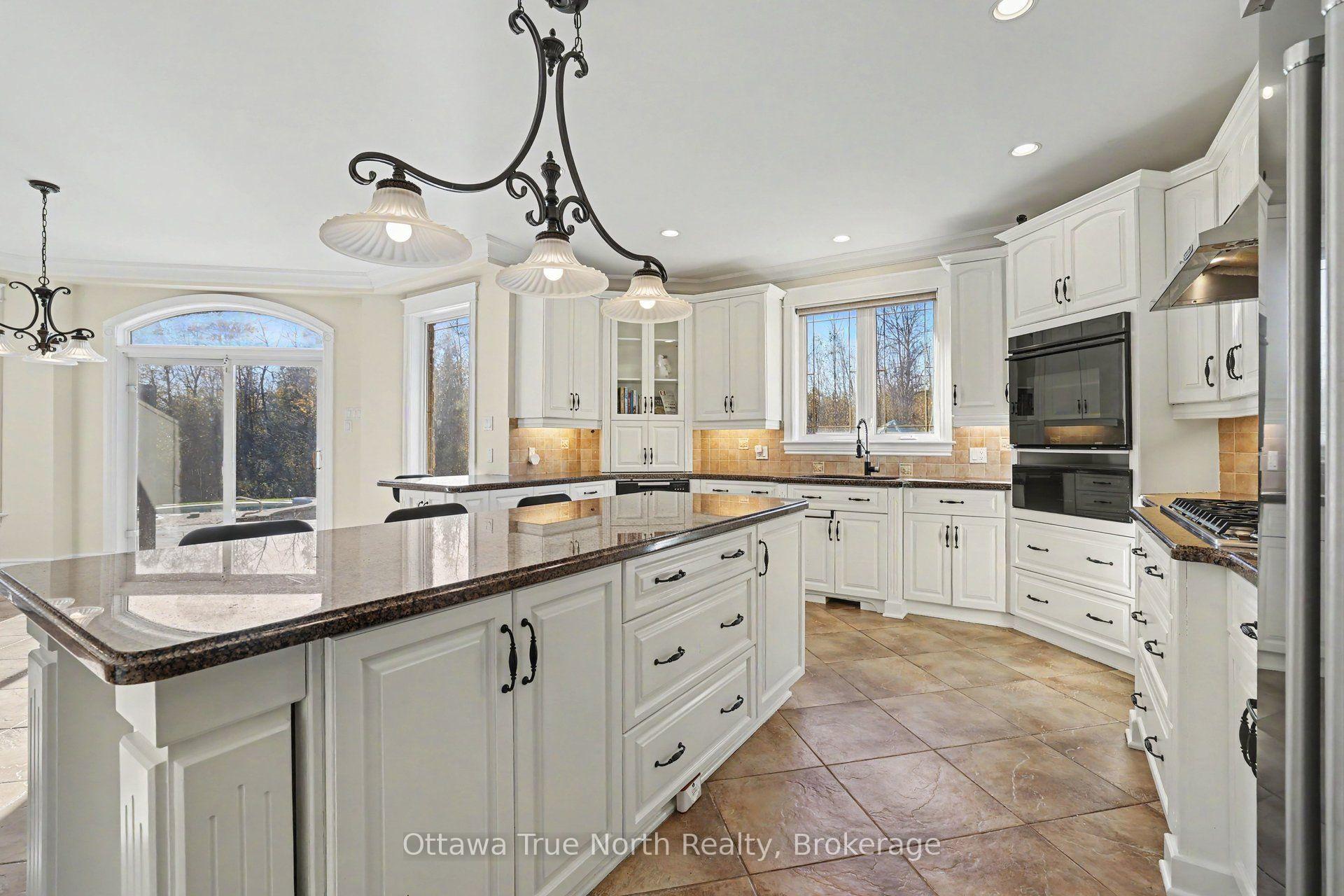 Photo 18 of 5884 Earlscourt Crescent, Ottawa, Manotick East to Manotick Station — HOMEH