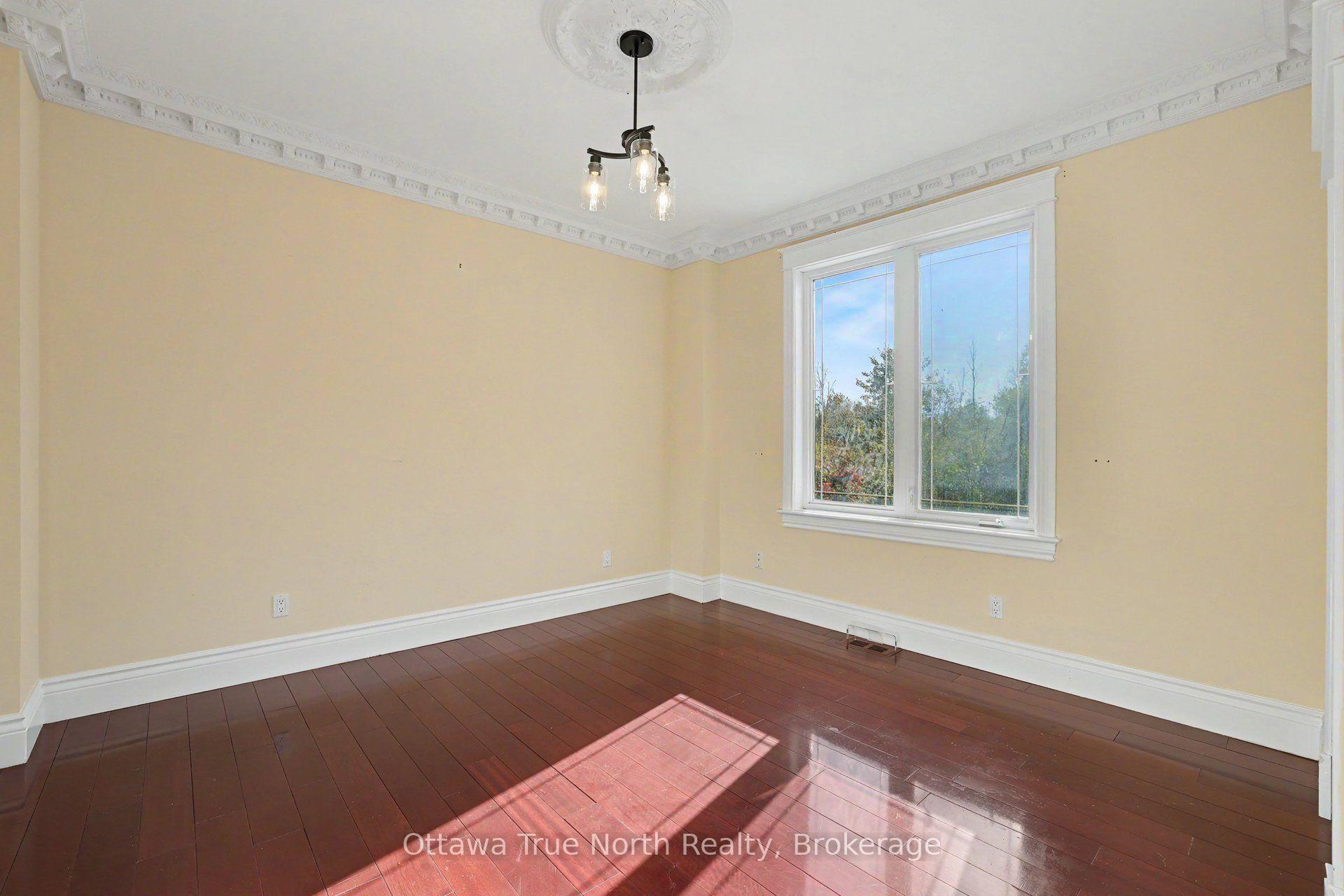 Photo 22 of 5884 Earlscourt Crescent, Ottawa, Manotick East to Manotick Station — HOMEH