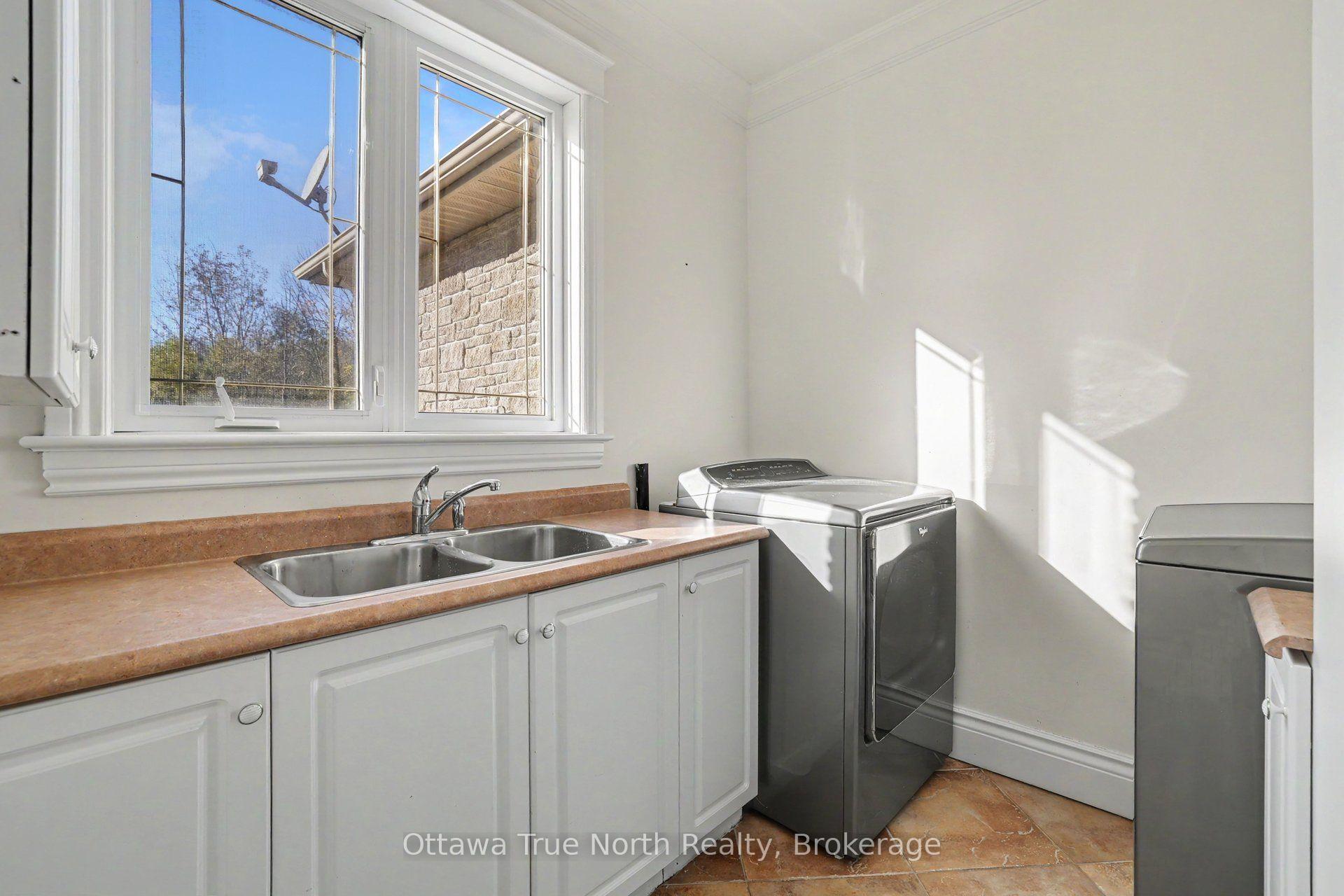 Photo 24 of 5884 Earlscourt Crescent, Ottawa, Manotick East to Manotick Station — HOMEH