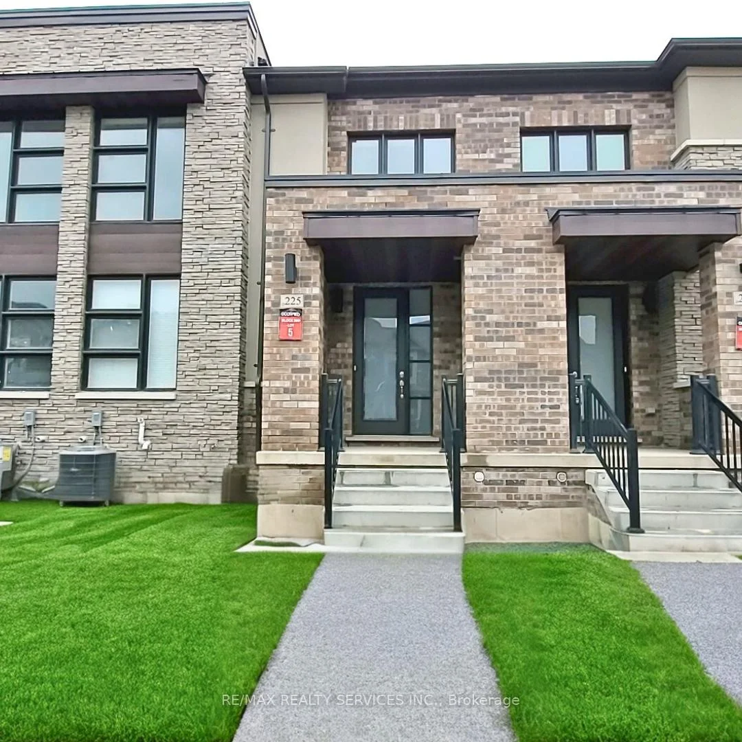 Photo 3 of 225 Coronation Road, Whitby, Rural Whitby — HOMEH