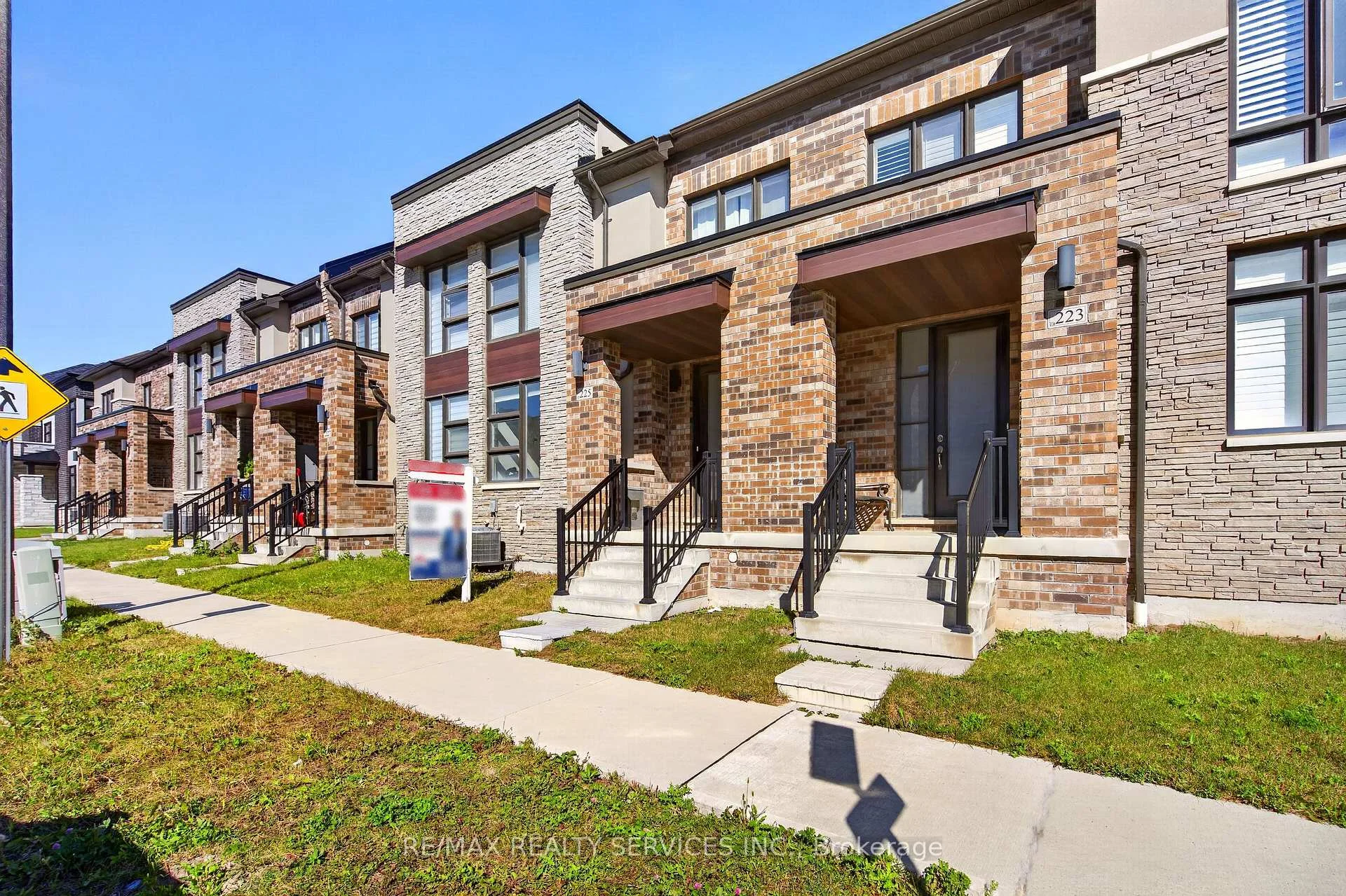 Photo 6 of 225 Coronation Road, Whitby, Rural Whitby — HOMEH