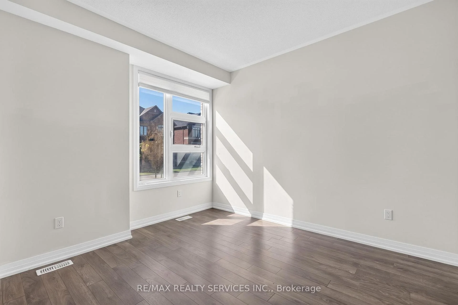 Photo 22 of 225 Coronation Road, Whitby, Rural Whitby — HOMEH