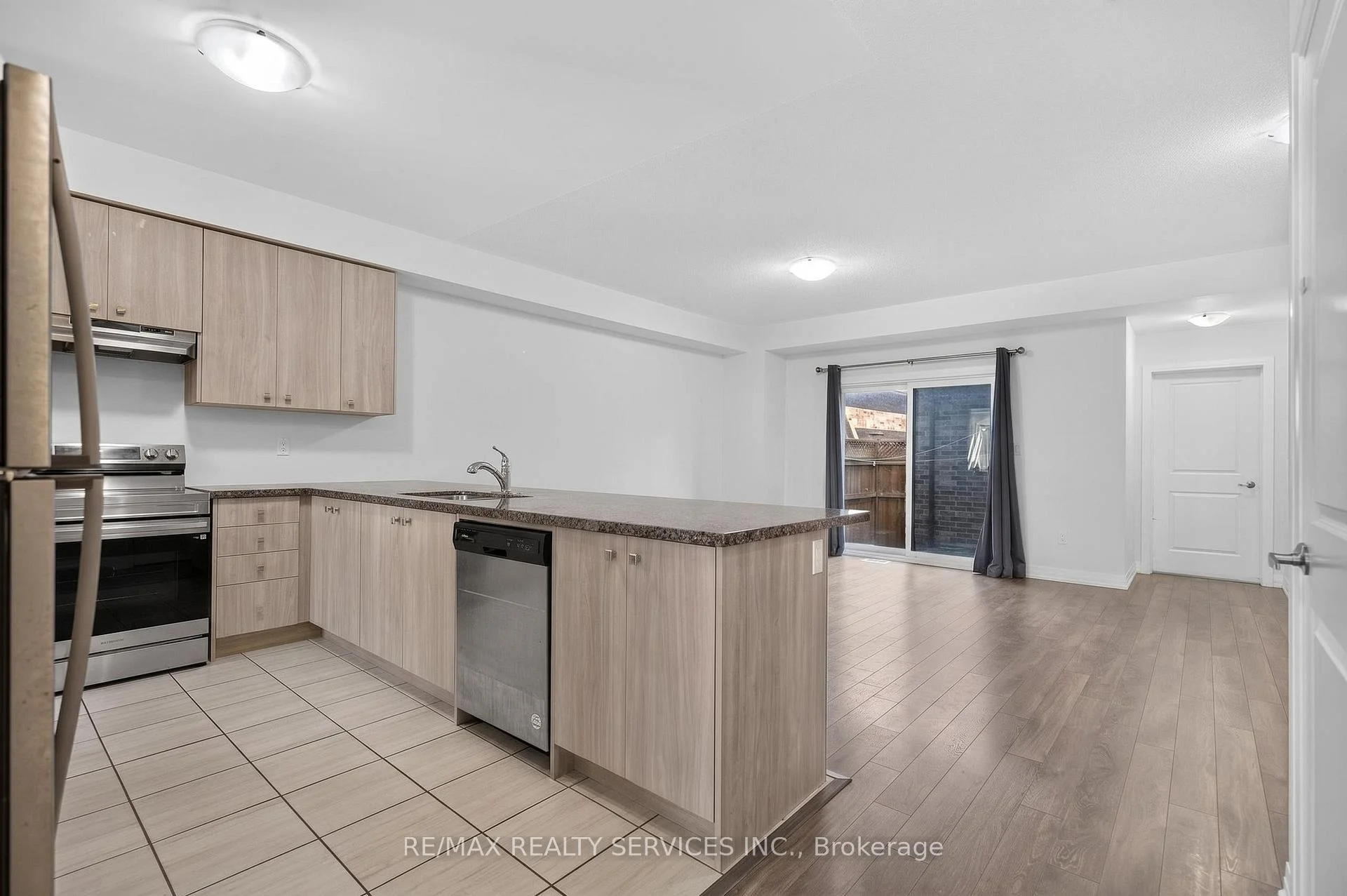 Photo 25 of 225 Coronation Road, Whitby, Rural Whitby — HOMEH