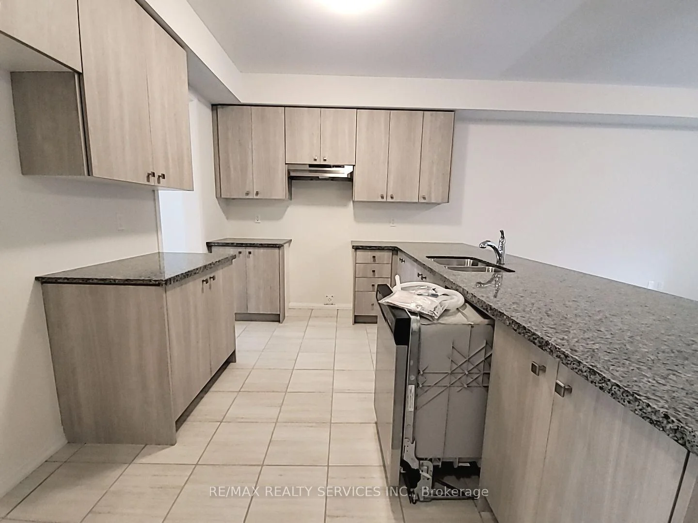 Photo 35 of 225 Coronation Road, Whitby, Rural Whitby — HOMEH
