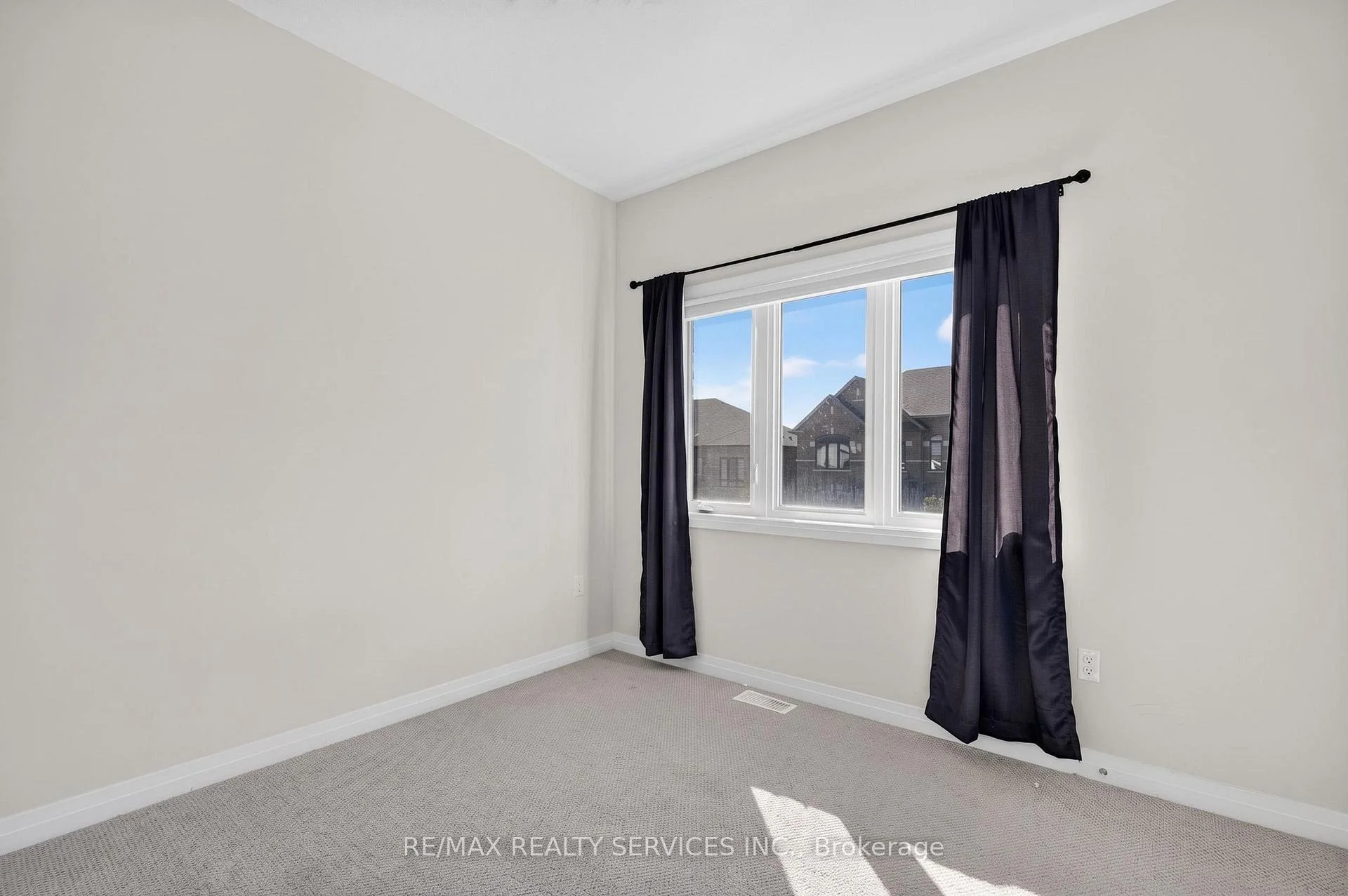 Photo 77 of 225 Coronation Road, Whitby, Rural Whitby — HOMEH
