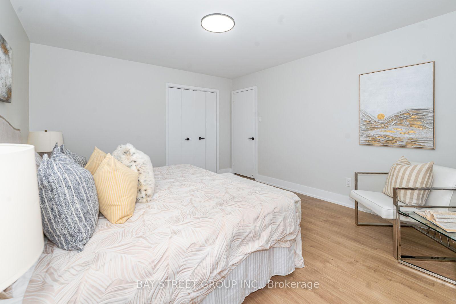 Photo 26 of 42 Faye Drive, North York, Pleasant View — HOMEH