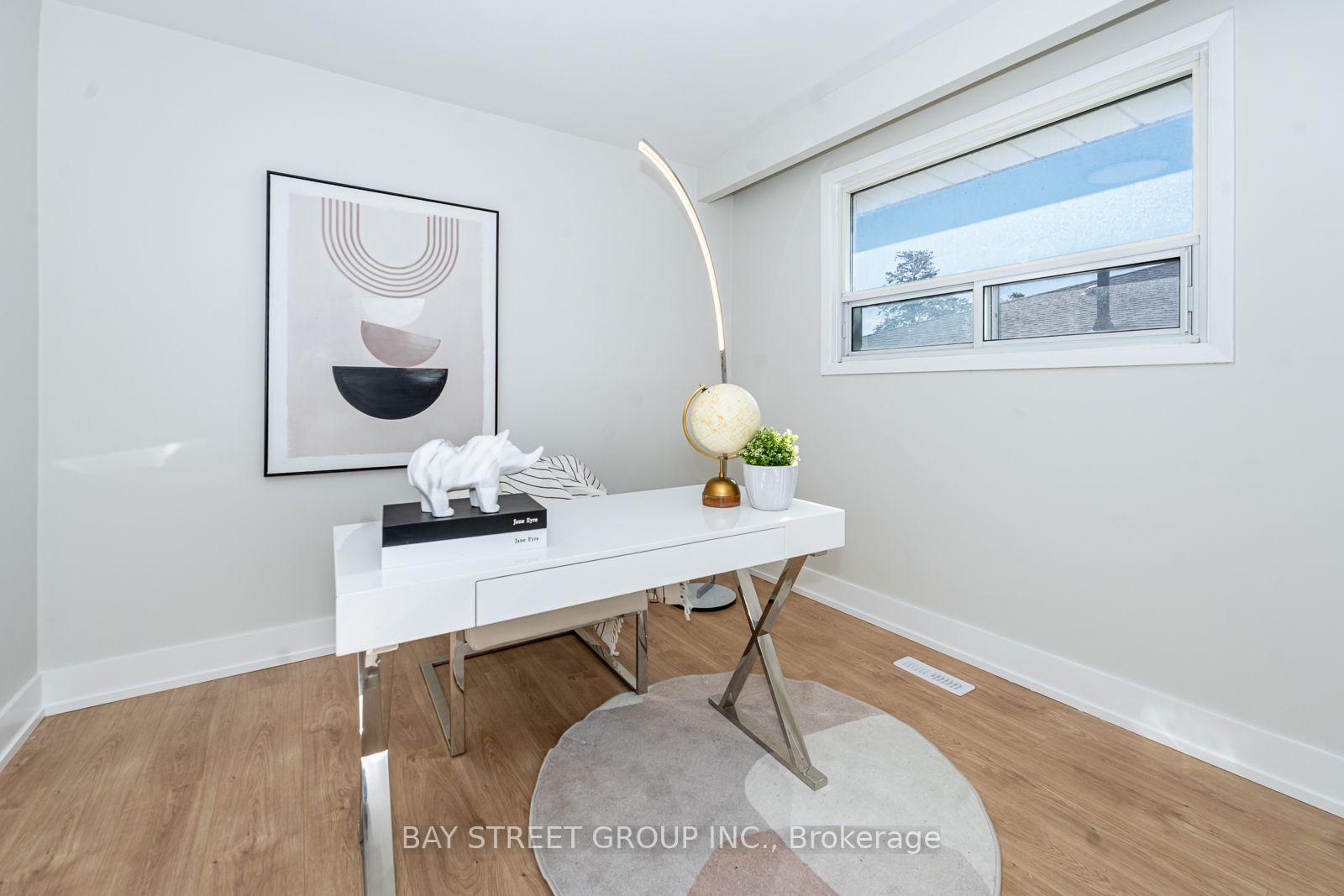 Photo 32 of 42 Faye Drive, North York, Pleasant View — HOMEH