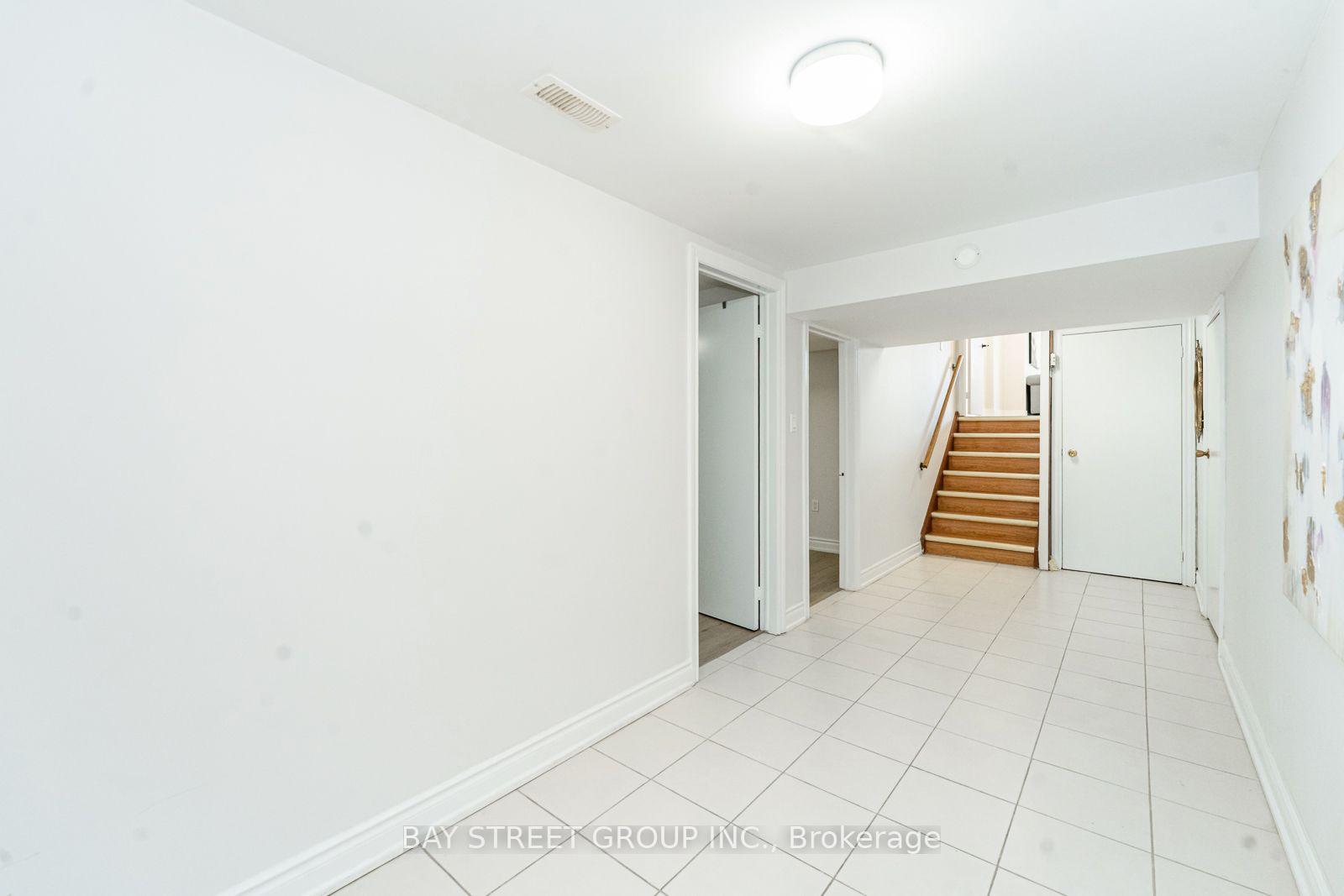 Photo 52 of 42 Faye Drive, North York, Pleasant View — HOMEH