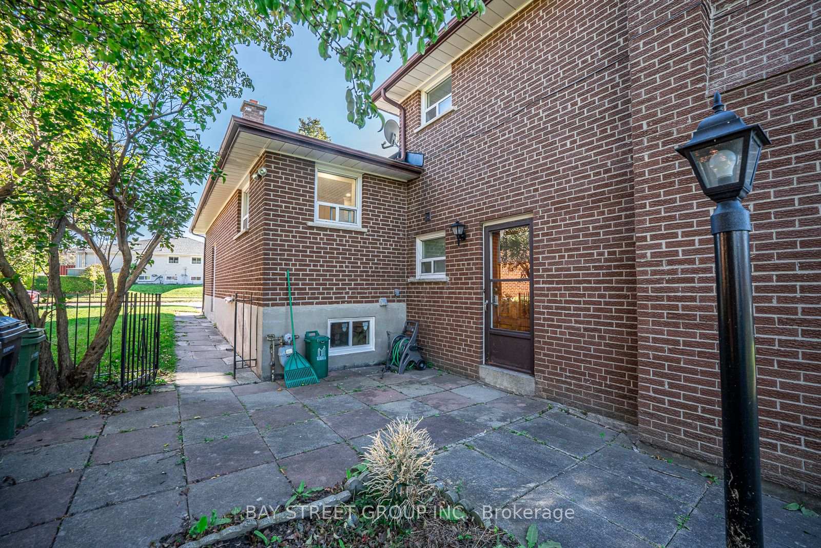 Photo 78 of 42 Faye Drive, North York, Pleasant View — HOMEH
