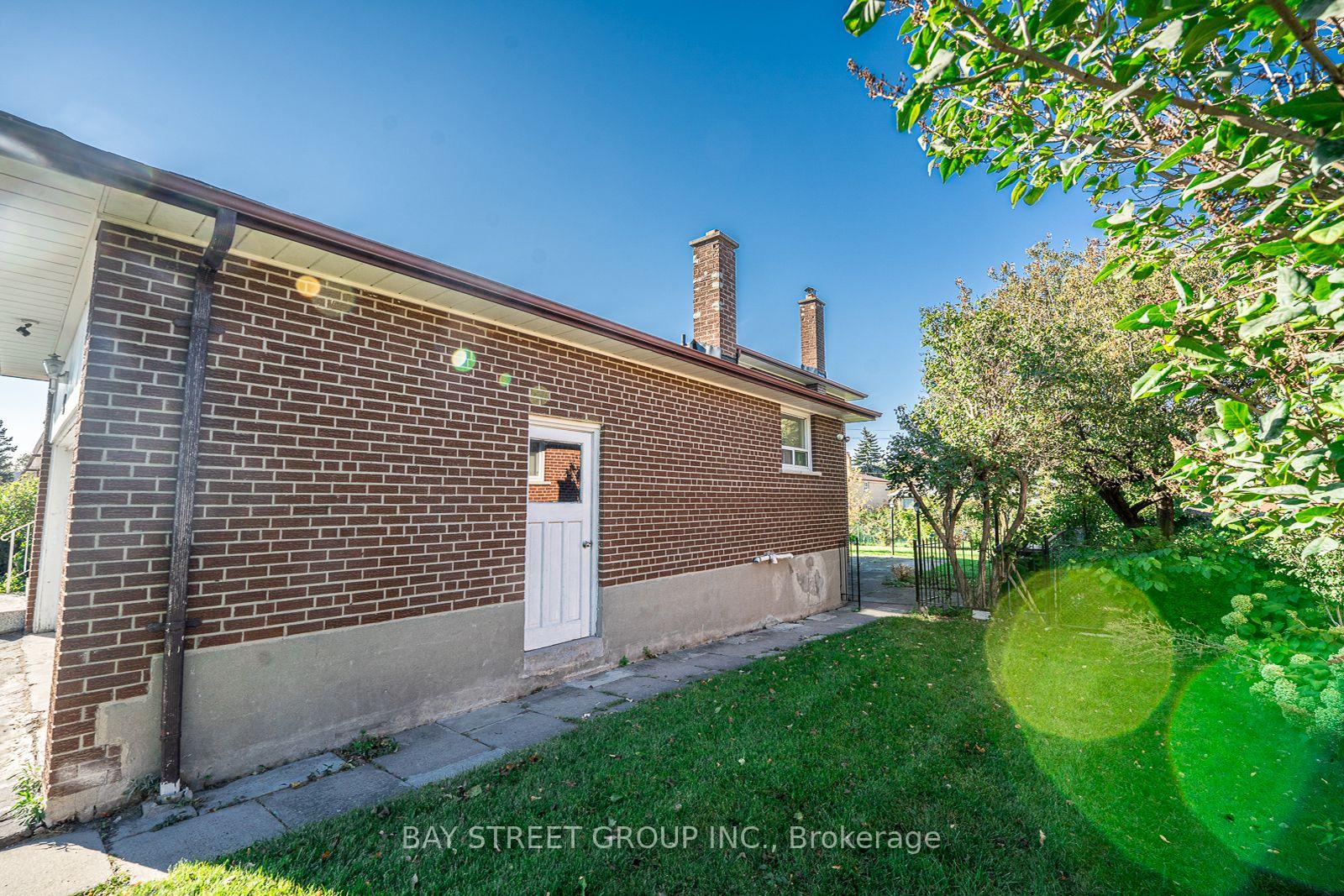 Photo 79 of 42 Faye Drive, North York, Pleasant View — HOMEH
