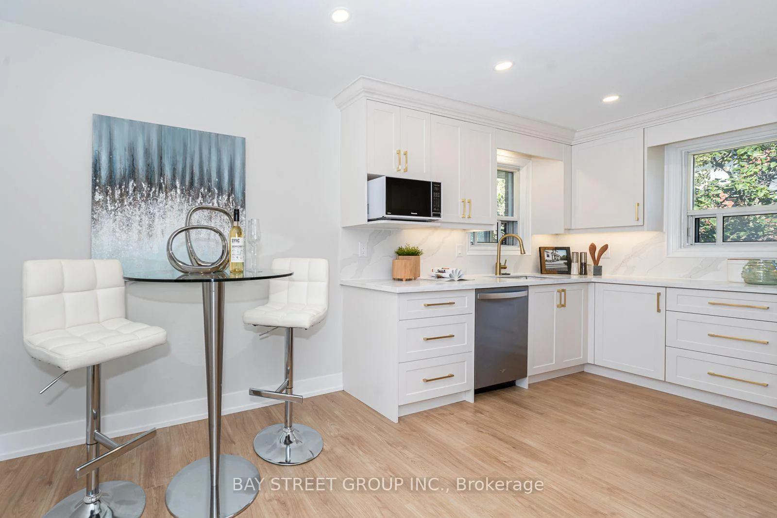 Photo 13 of 42 Faye Drive, North York, Pleasant View — HOMEH