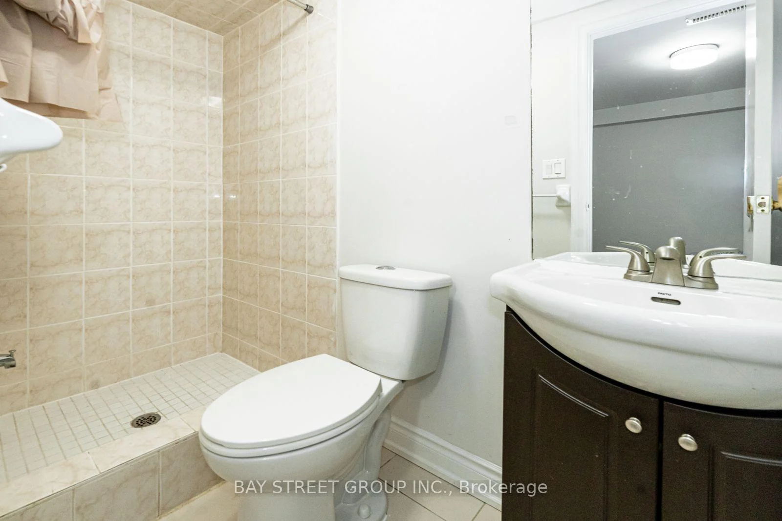 Photo 43 of 42 Faye Drive, North York, Pleasant View — HOMEH