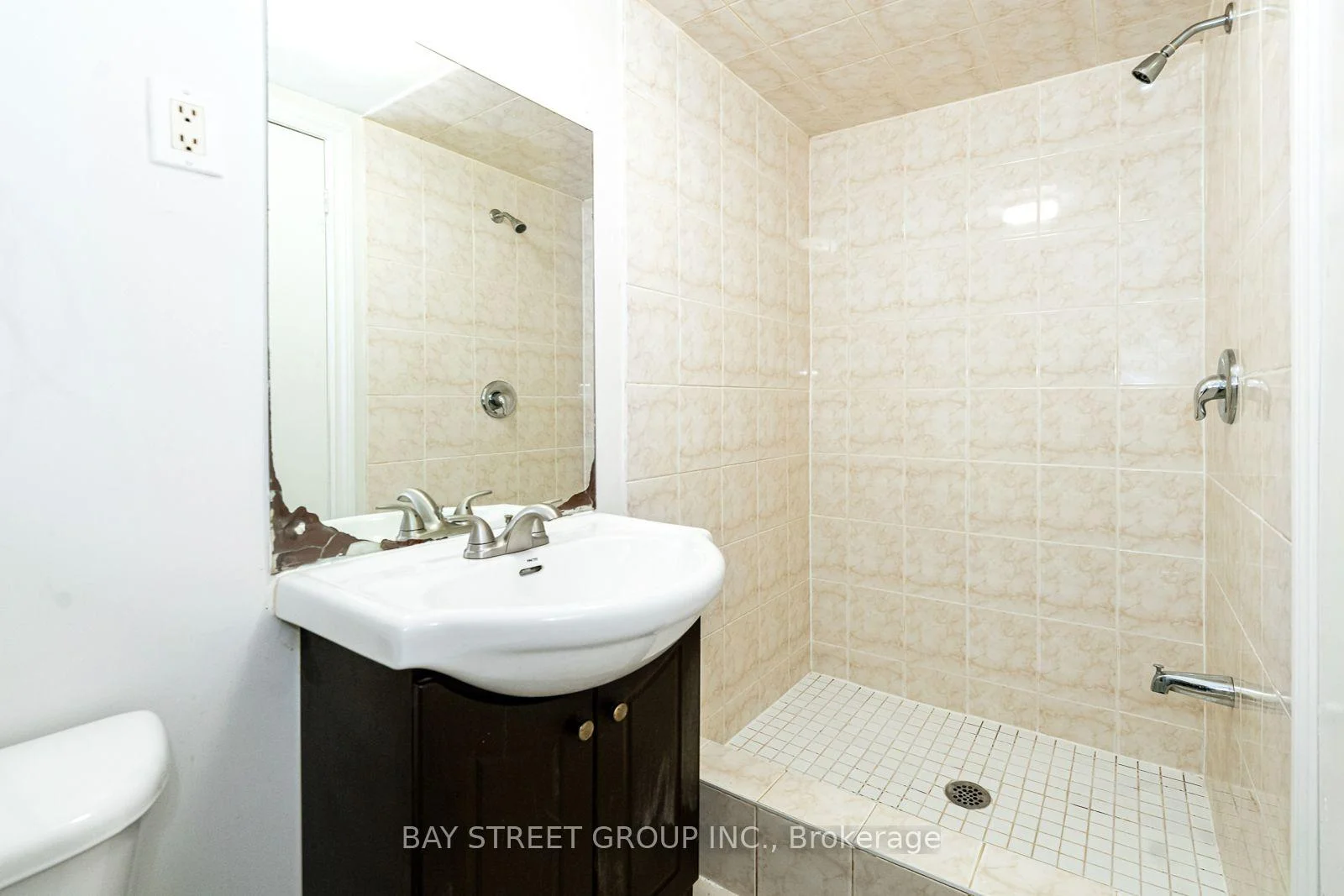 Photo 63 of 42 Faye Drive, North York, Pleasant View — HOMEH