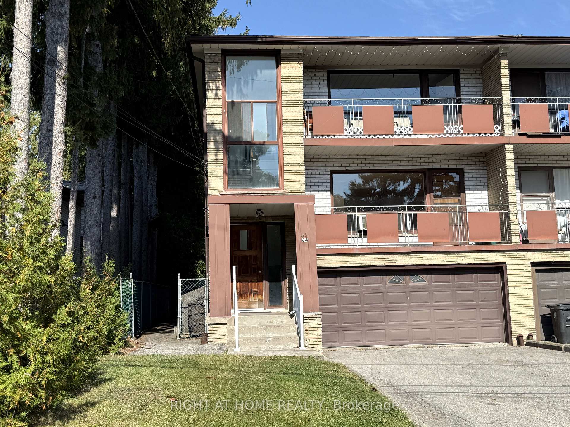 Photo 2 of 64 Purdon Drive, North York, Bathurst Manor — HOMEH
