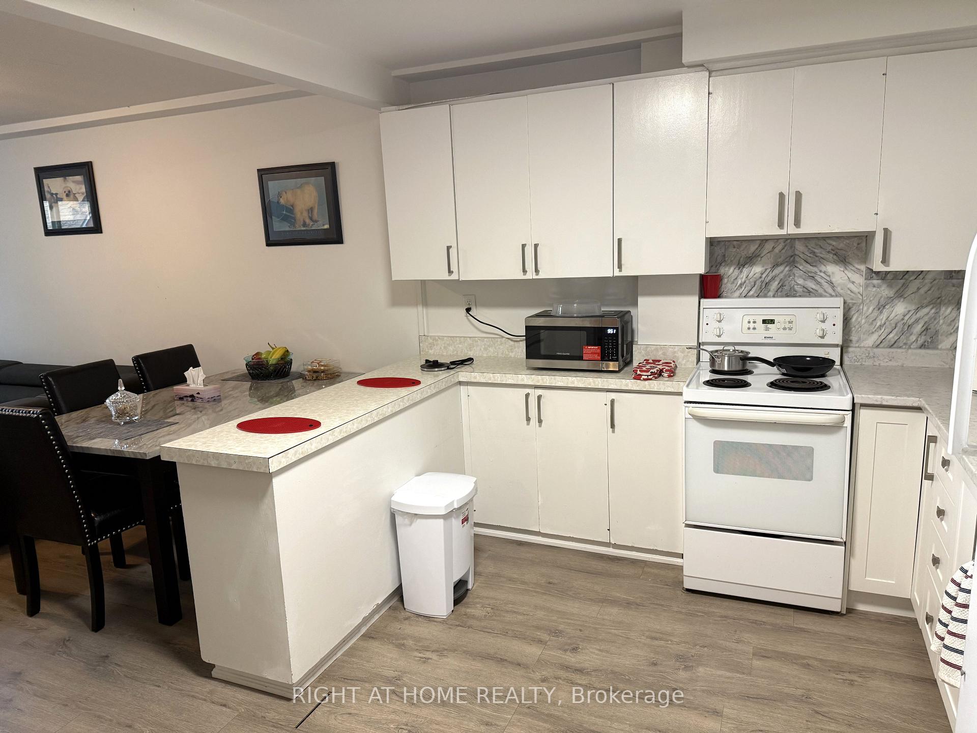 Photo 3 of 64 Purdon Drive, North York, Bathurst Manor — HOMEH