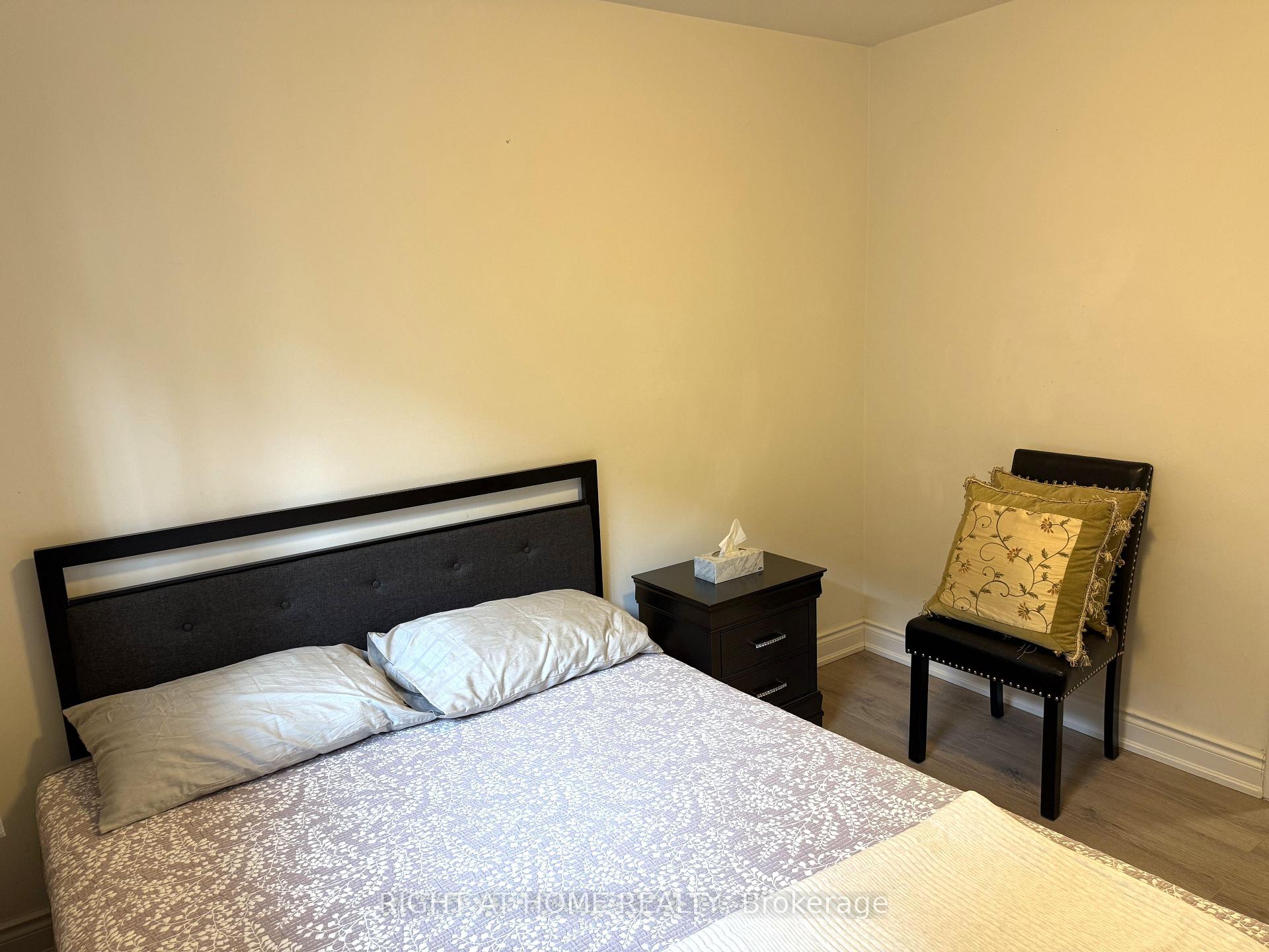 Photo 7 of 64 Purdon Drive, North York, Bathurst Manor — HOMEH