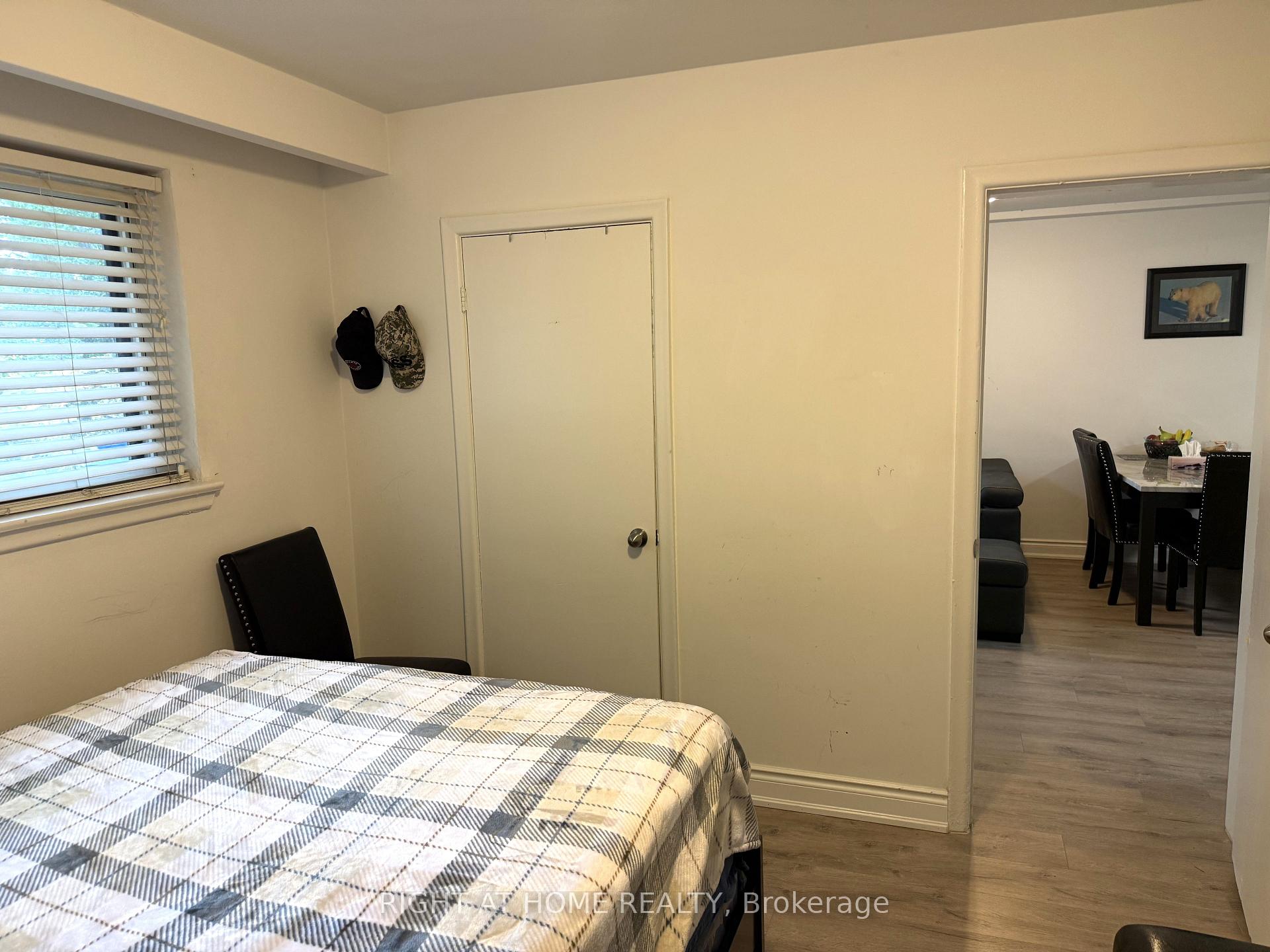 Photo 12 of 64 Purdon Drive, North York, Bathurst Manor — HOMEH