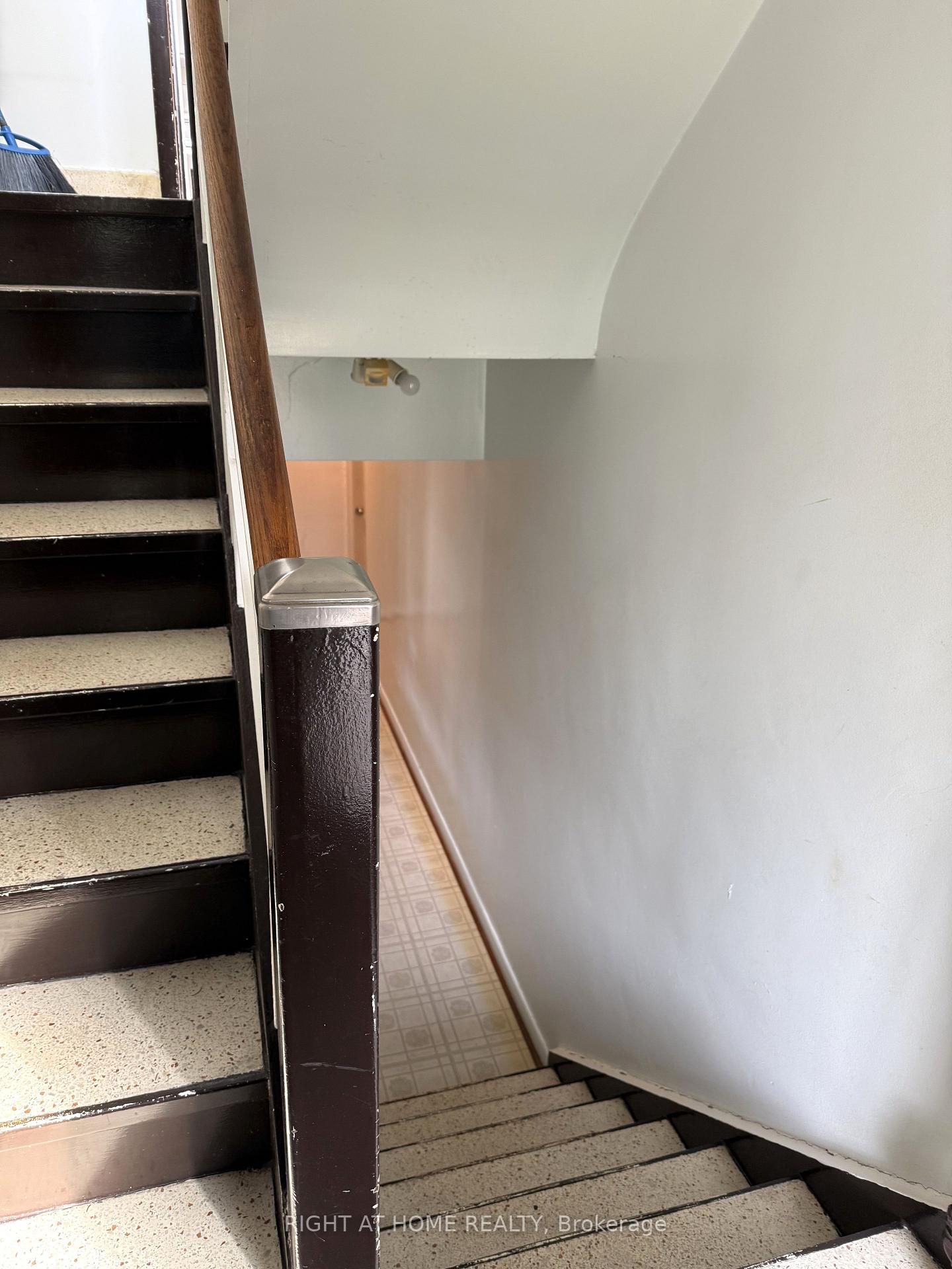 Photo 13 of 64 Purdon Drive, North York, Bathurst Manor — HOMEH