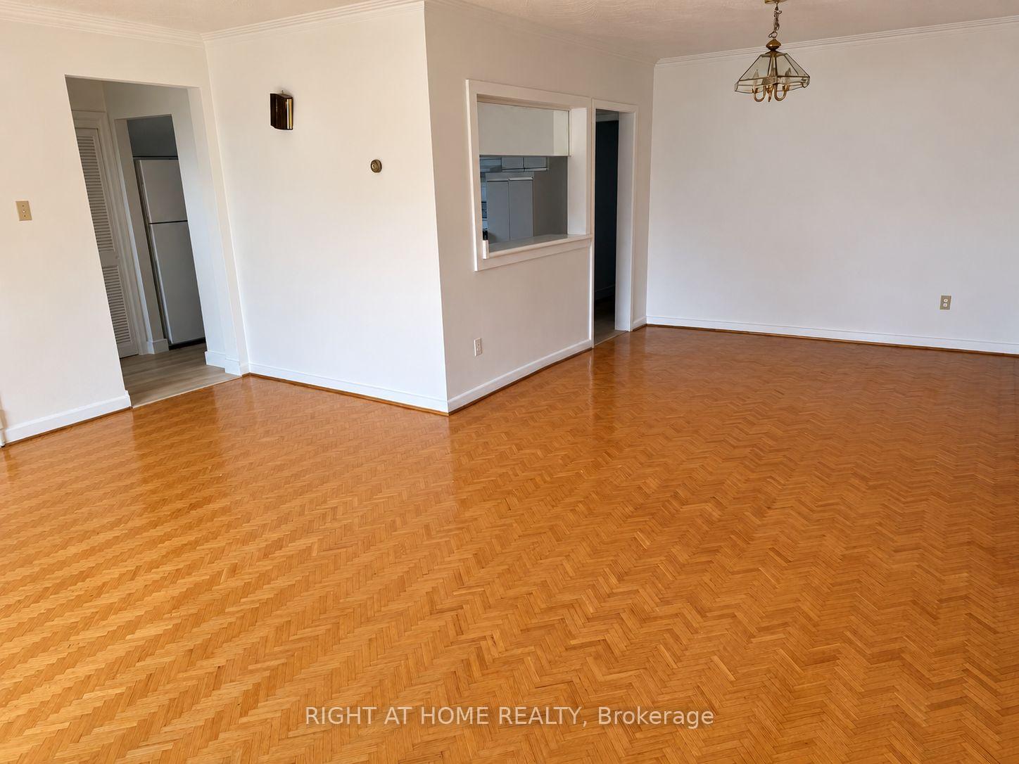 Photo 19 of 64 Purdon Drive, North York, Bathurst Manor — HOMEH