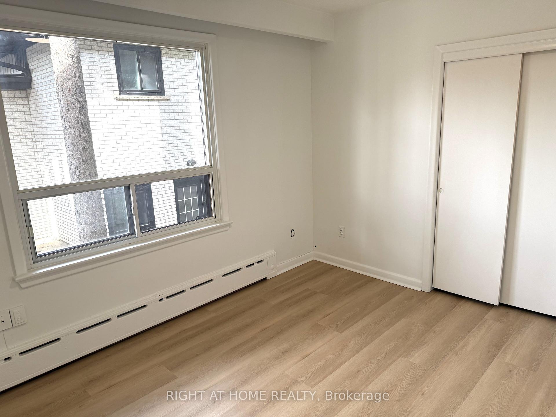 Photo 32 of 64 Purdon Drive, North York, Bathurst Manor — HOMEH