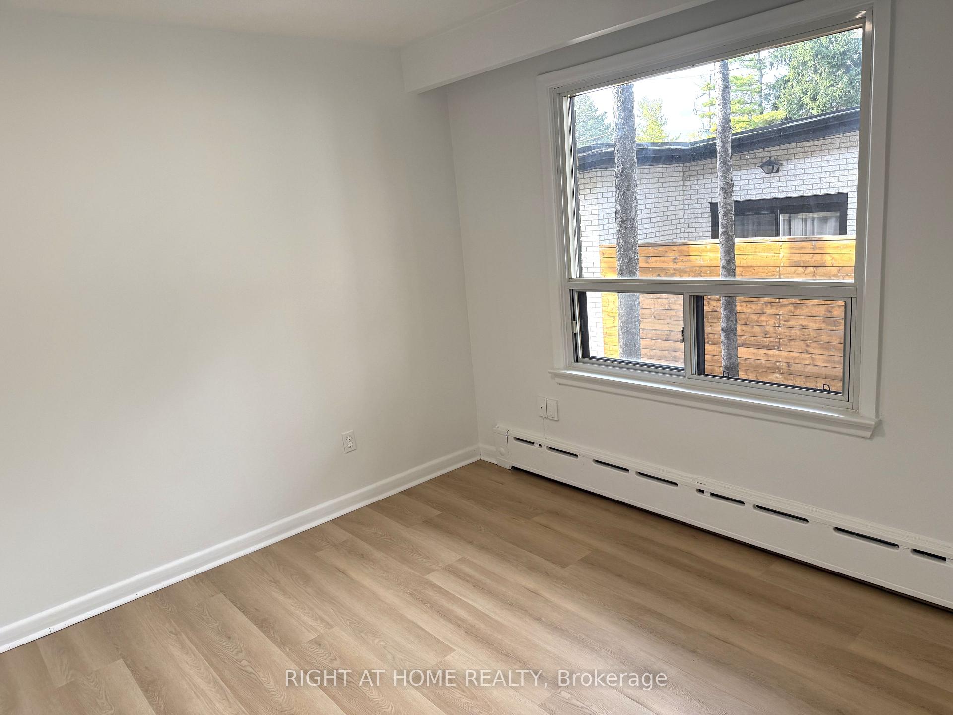Photo 34 of 64 Purdon Drive, North York, Bathurst Manor — HOMEH