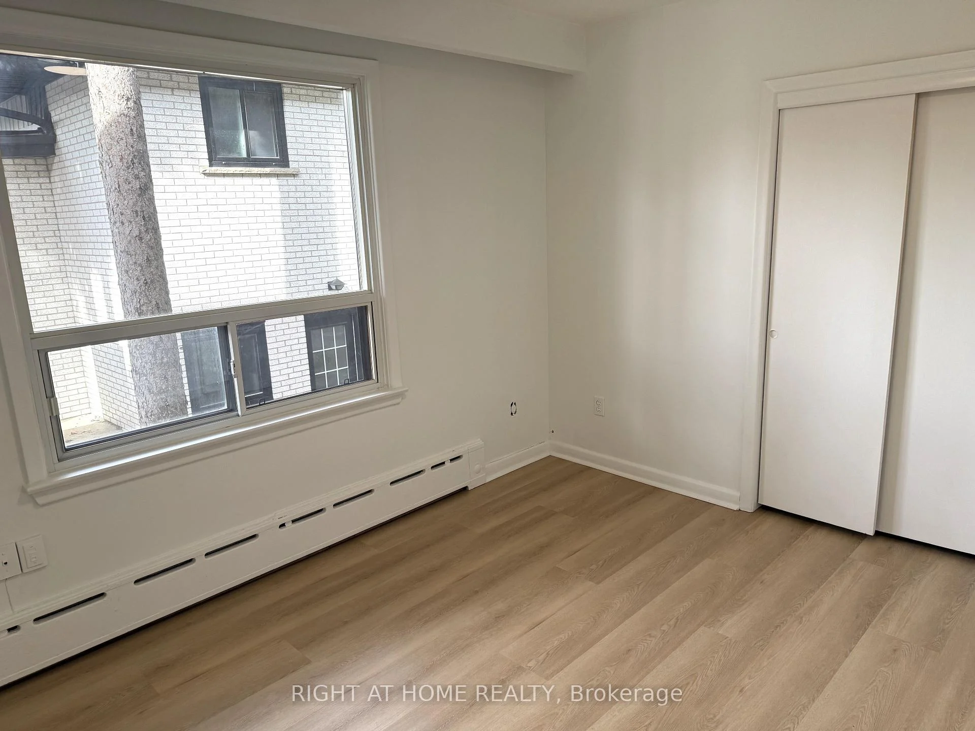 Photo 33 of 64 Purdon Drive, North York, Bathurst Manor — HOMEH