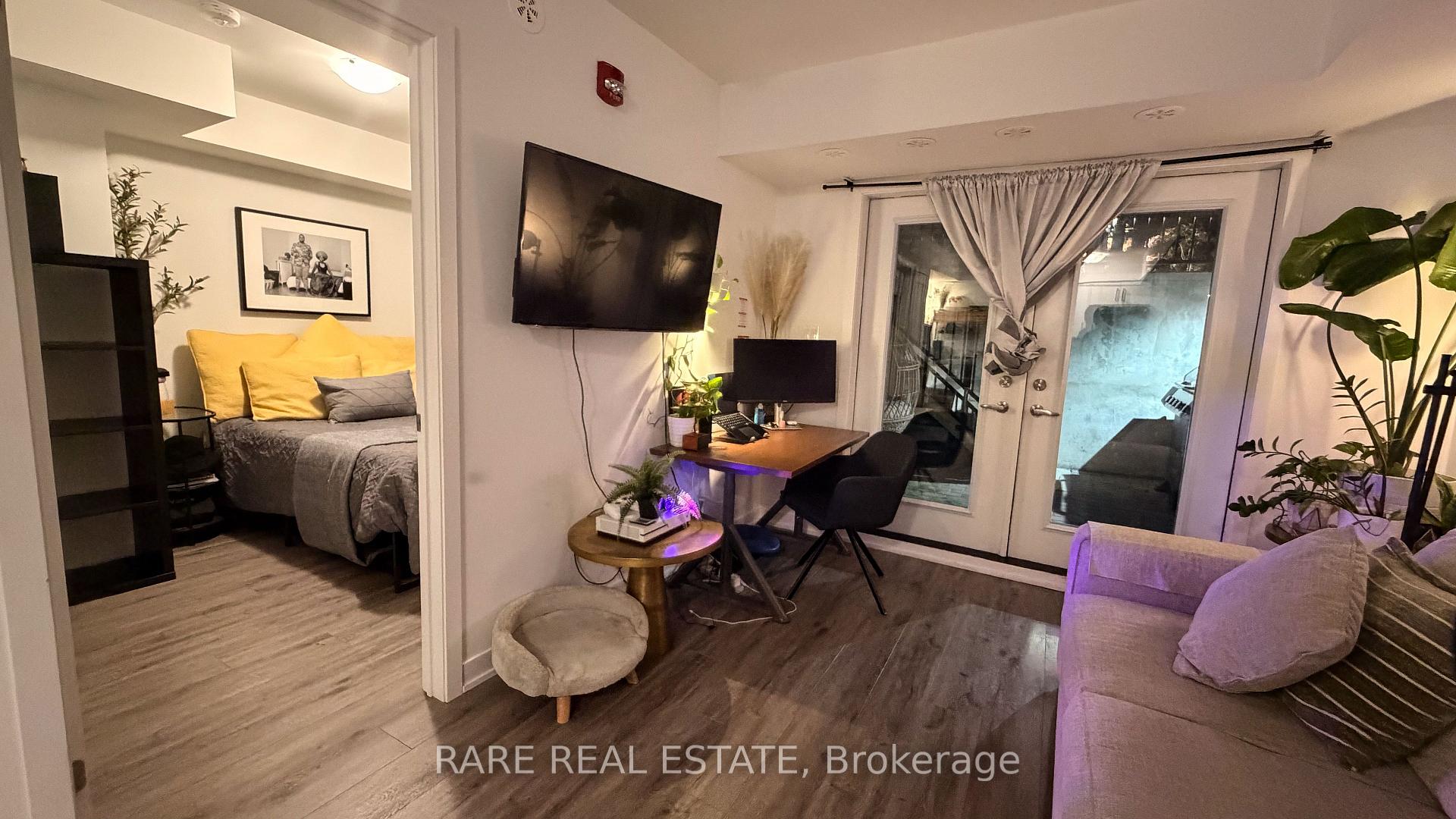 Photo 7 of Unit 4, 10 Marquette Avenue, Toronto, Englemount-Lawrence — HOMEH