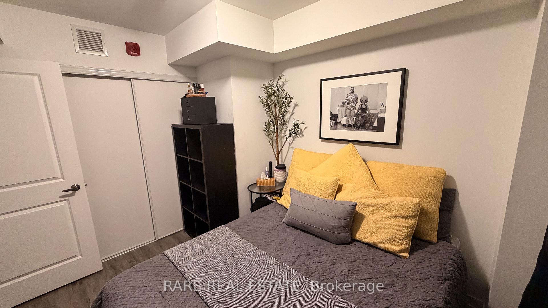 Photo 9 of Unit 4, 10 Marquette Avenue, Toronto, Englemount-Lawrence — HOMEH