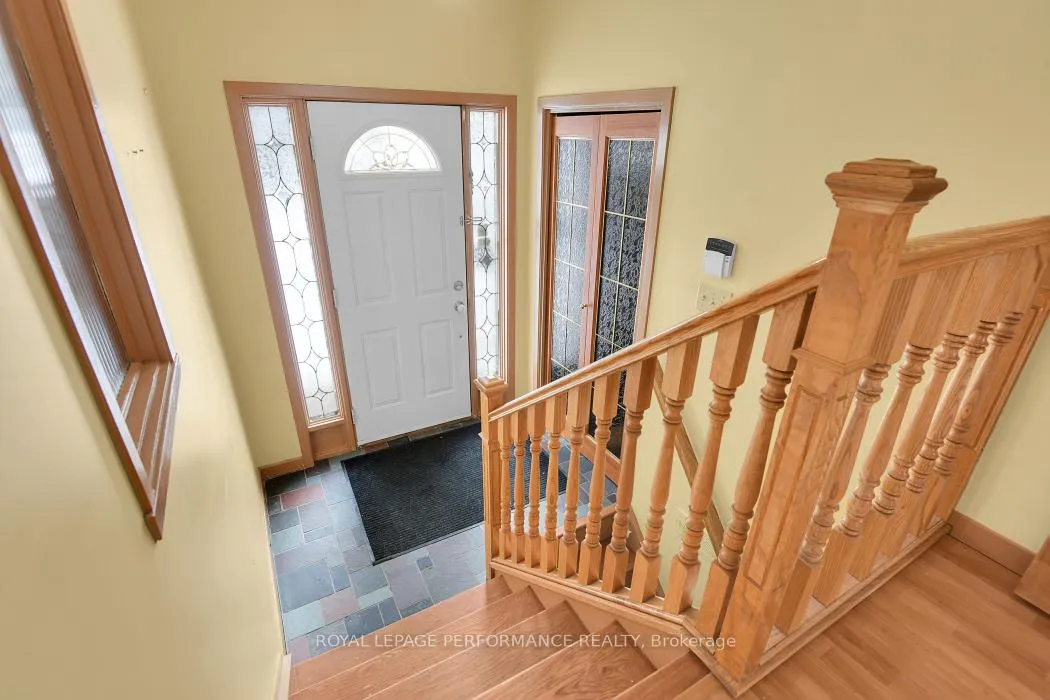 Photo 4 of 813 Walkley Road, Ottawa, Riverside Park — HOMEH