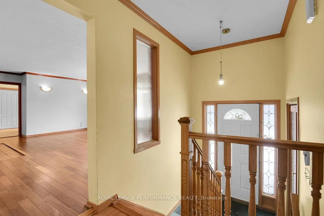 Photo 5 of 813 Walkley Road, Ottawa, Riverside Park — HOMEH