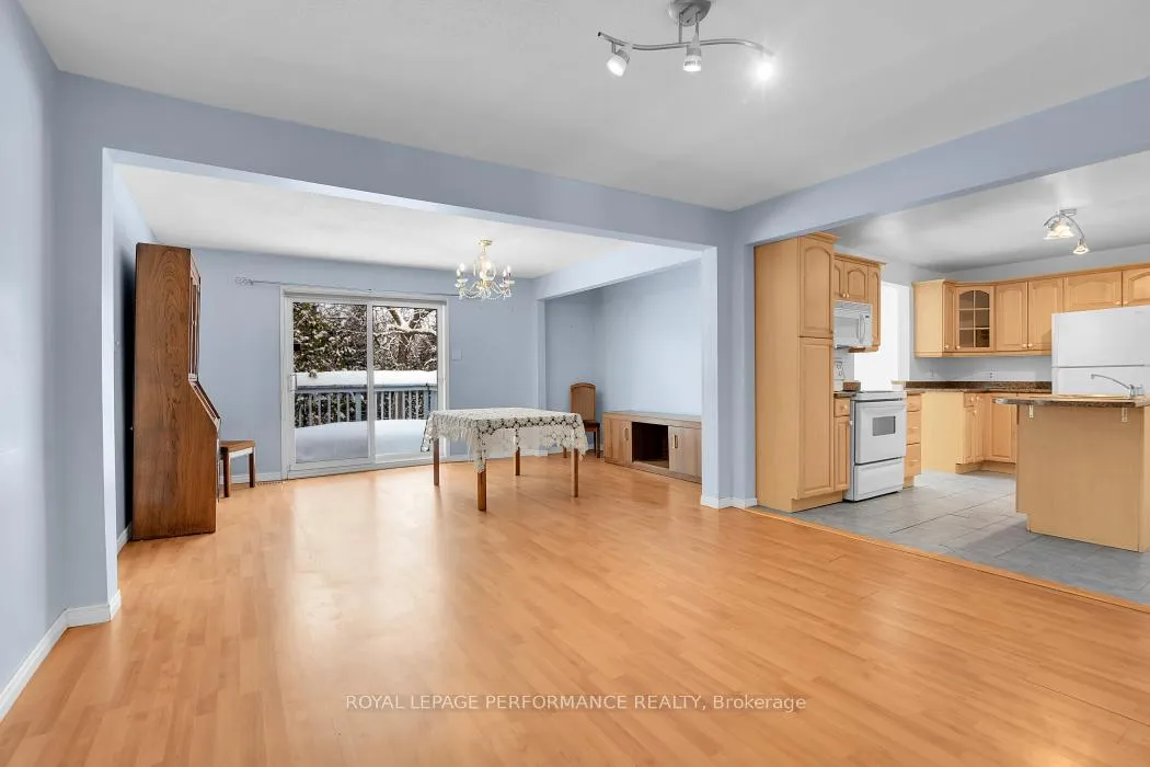 Photo 13 of 813 Walkley Road, Ottawa, Riverside Park — HOMEH