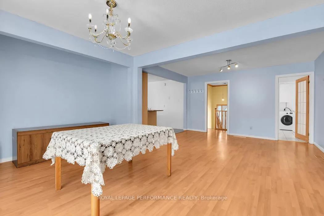 Photo 16 of 813 Walkley Road, Ottawa, Riverside Park — HOMEH
