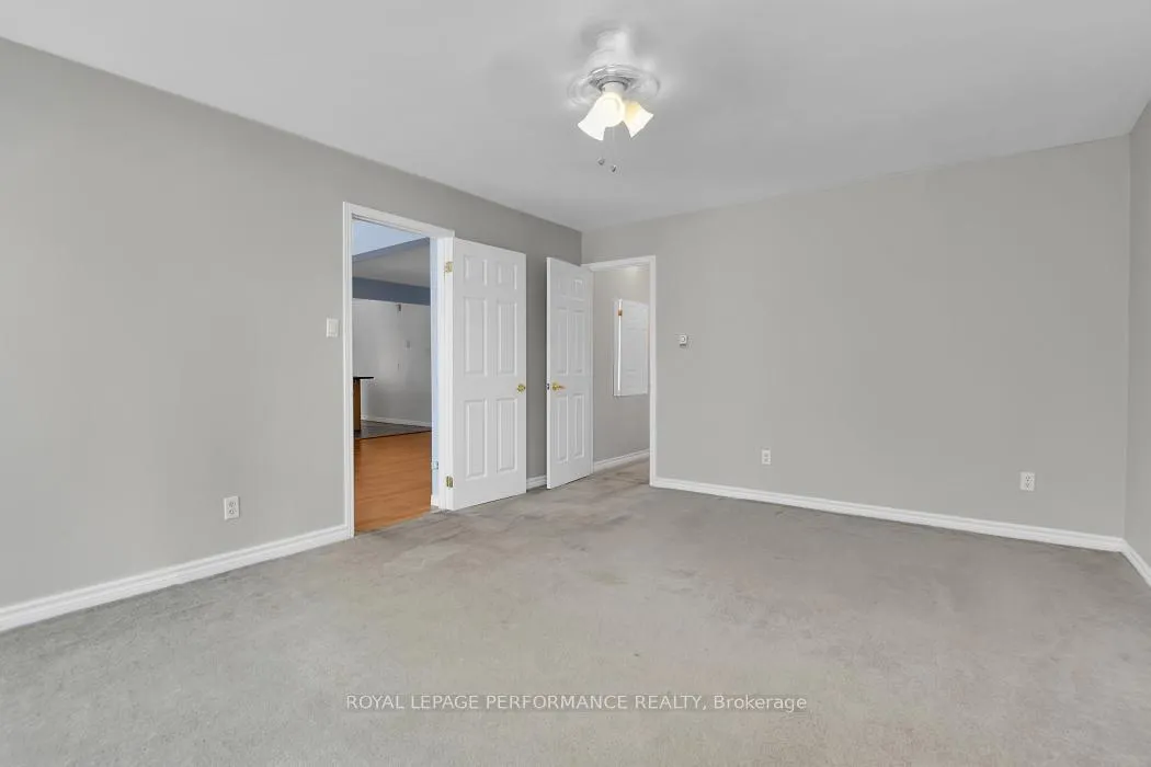 Photo 18 of 813 Walkley Road, Ottawa, Riverside Park — HOMEH