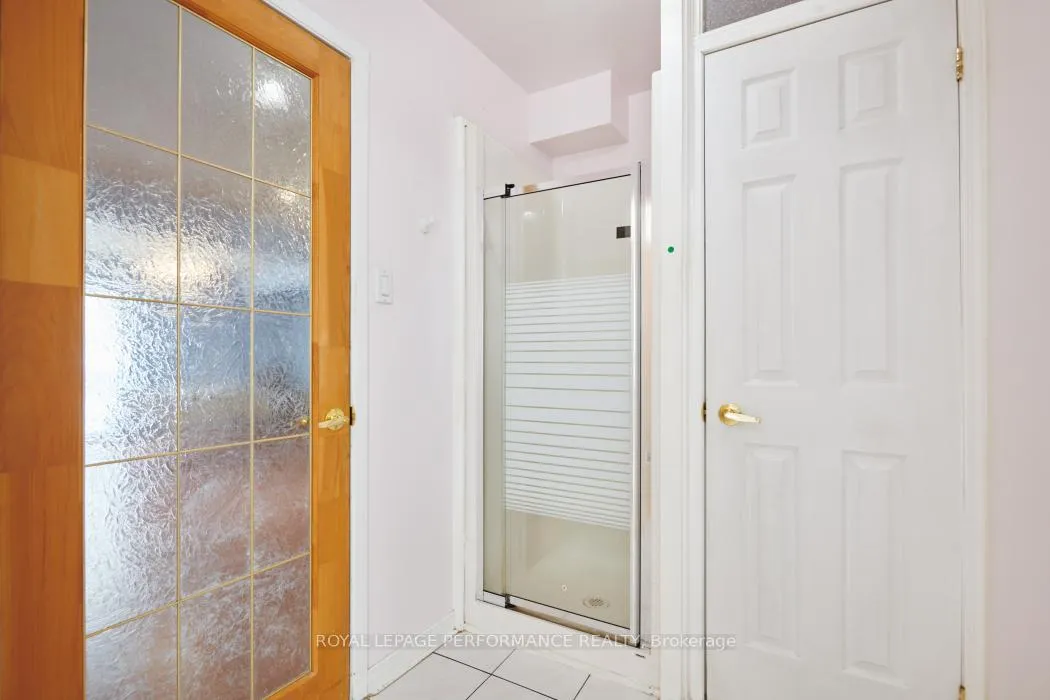 Photo 20 of 813 Walkley Road, Ottawa, Riverside Park — HOMEH