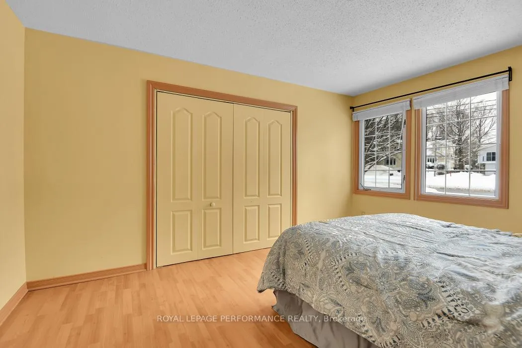 Photo 22 of 813 Walkley Road, Ottawa, Riverside Park — HOMEH