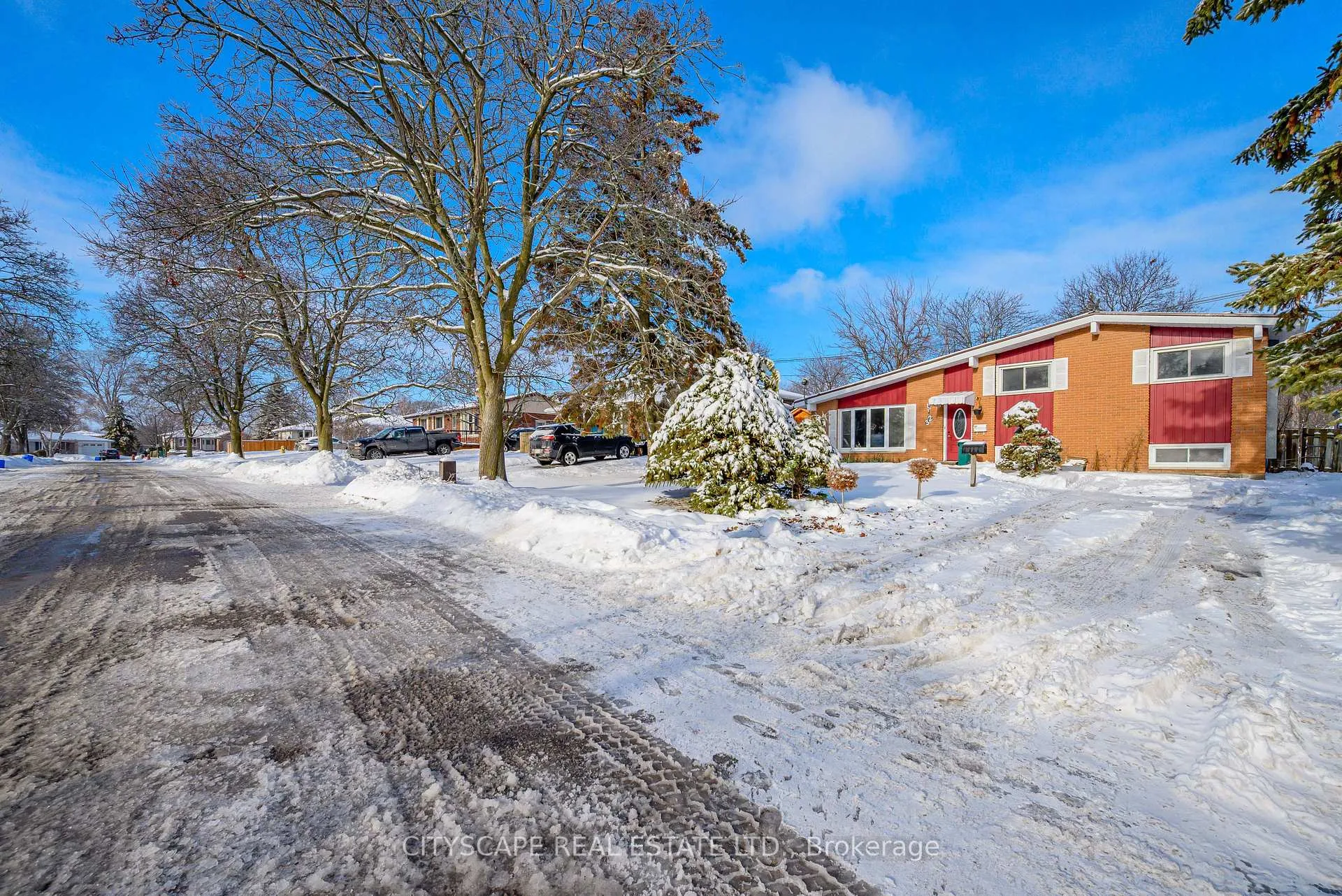 Photo 4 of 32 Edgeview Drive, Quinte West, Trenton Ward — HOMEH