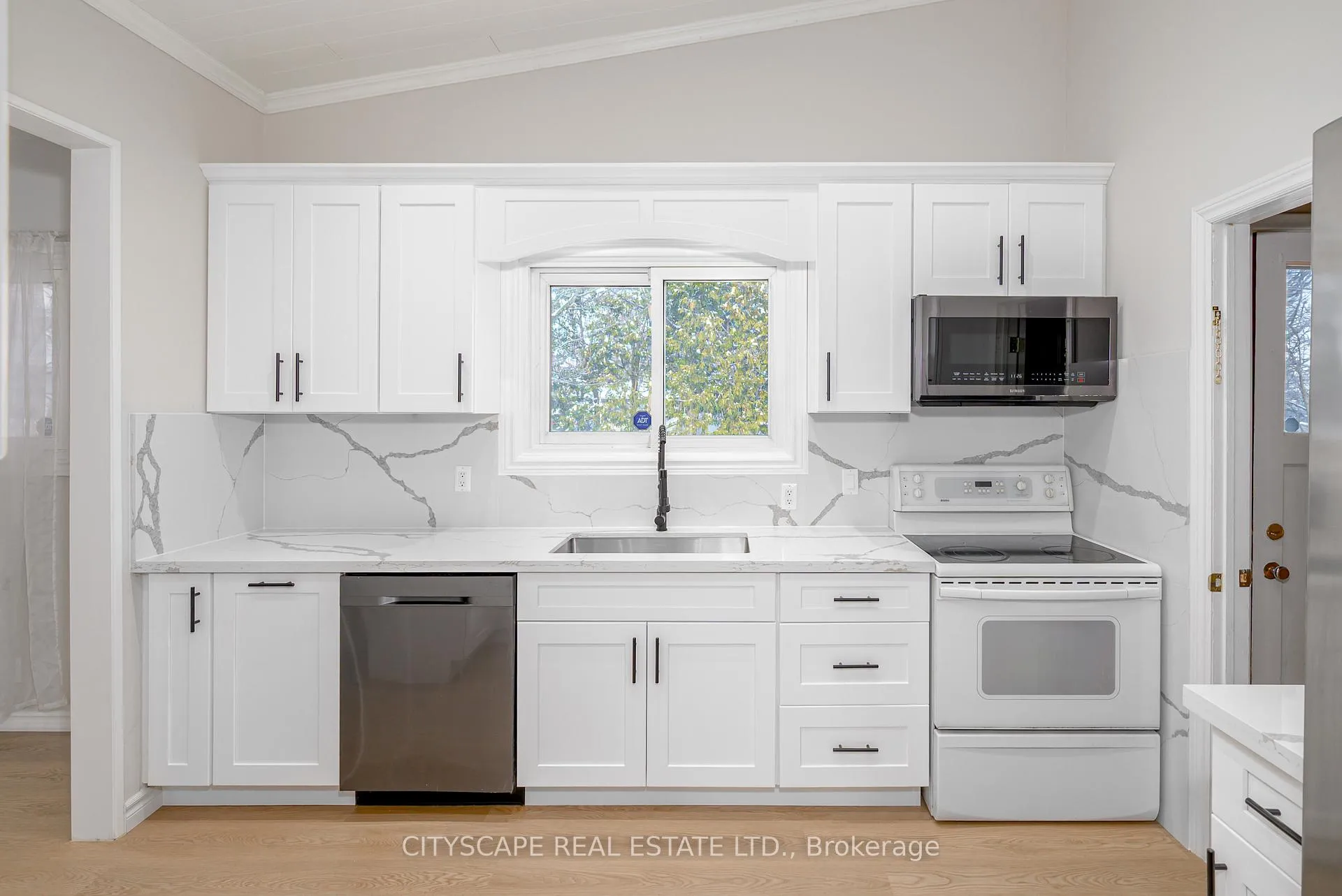 Photo 13 of 32 Edgeview Drive, Quinte West, Trenton Ward — HOMEH
