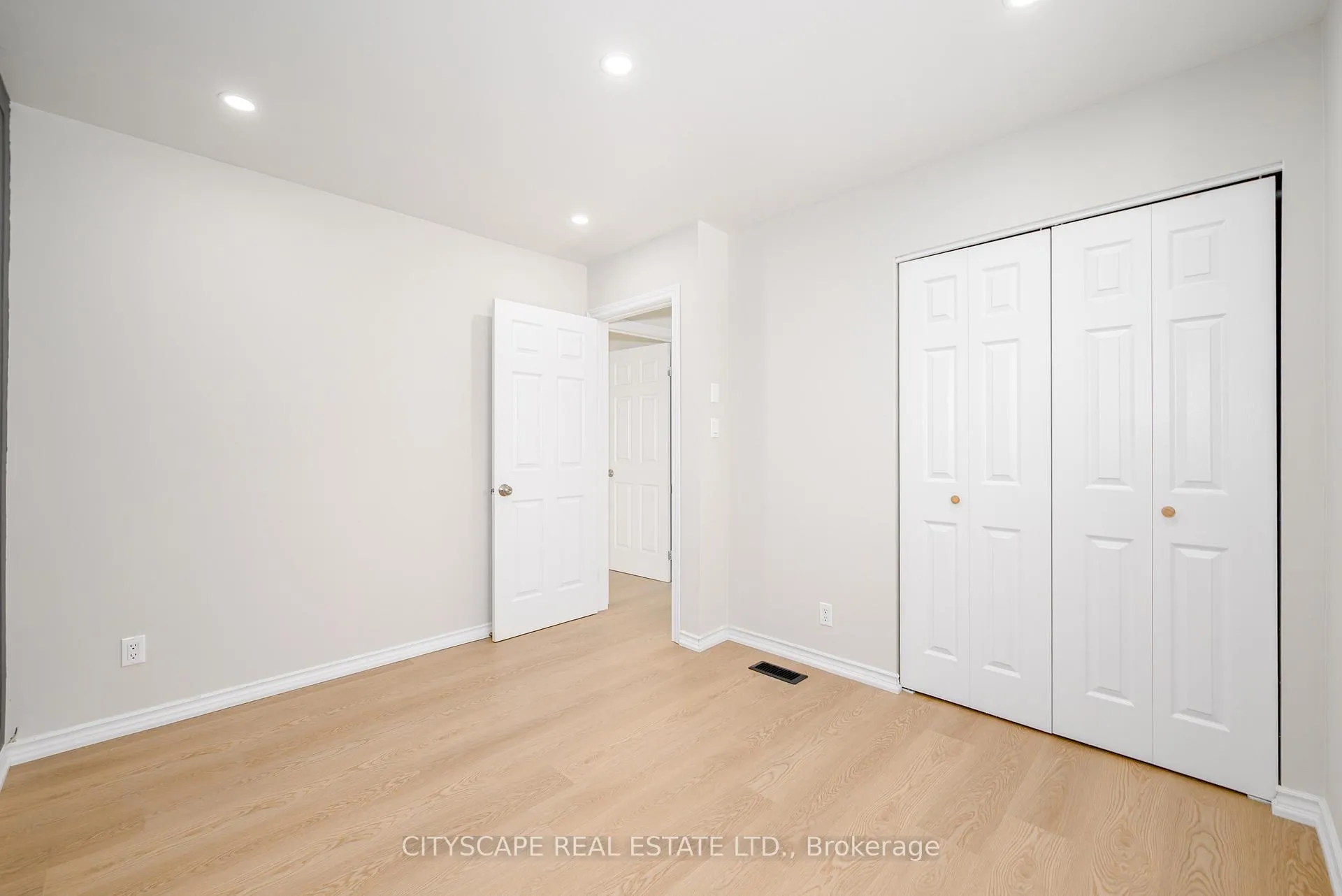Photo 21 of 32 Edgeview Drive, Quinte West, Trenton Ward — HOMEH