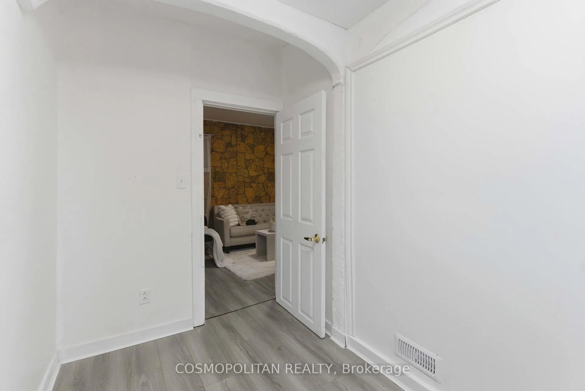Photo 14 of 4758 Second Avenue, Niagara Falls, Cherrywood — HOMEH