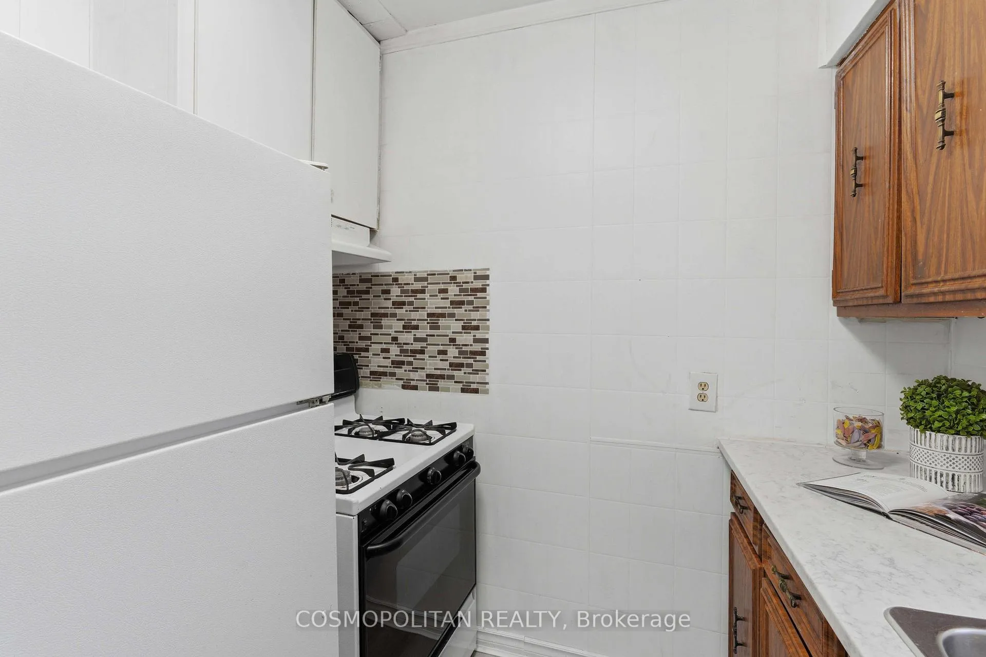 Photo 22 of 4758 Second Avenue, Niagara Falls, Cherrywood — HOMEH