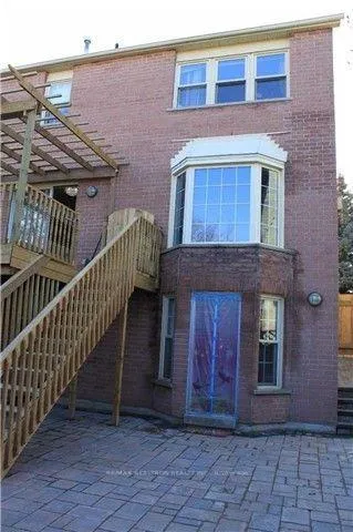 Photo 3 of 25 Waterbridge Lane, Markham, Unionville — HOMEH