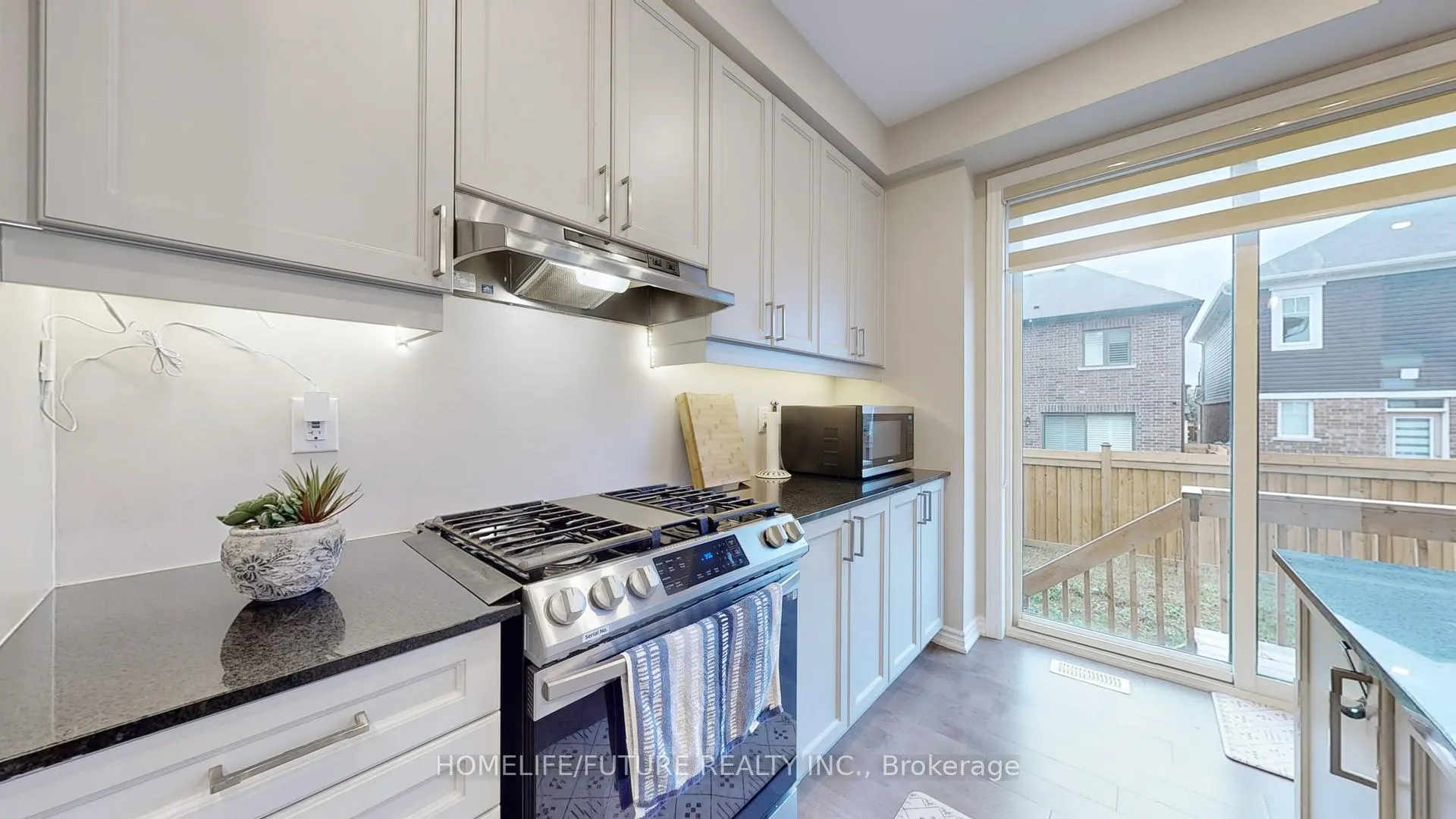Photo 7 of 21 Broden Crescent, Whitby, Rural Whitby — HOMEH